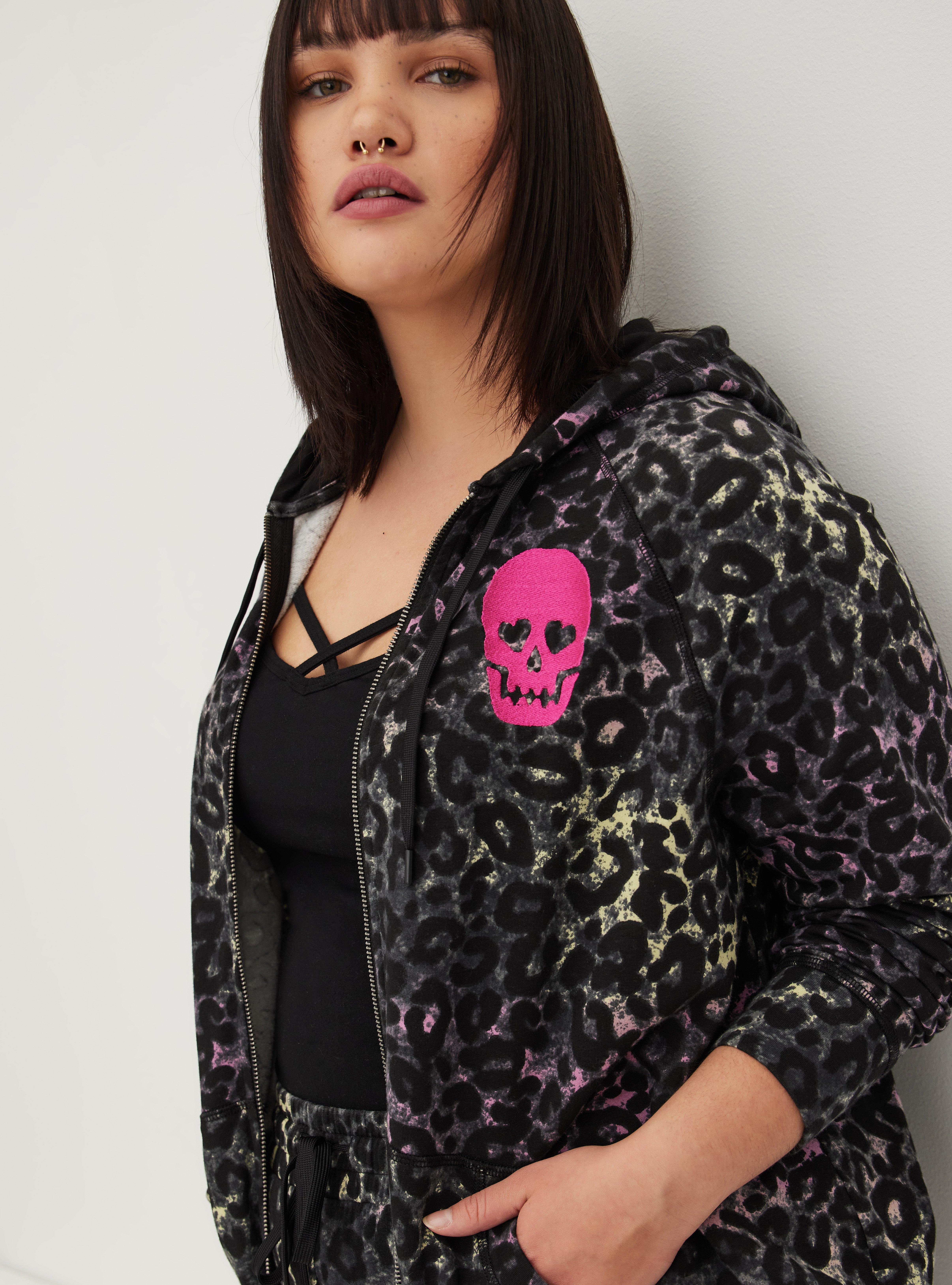 Casual Weekend Outfit: Leopard Fleece Jacket with Black Leggings - Hey  Pretty Thing