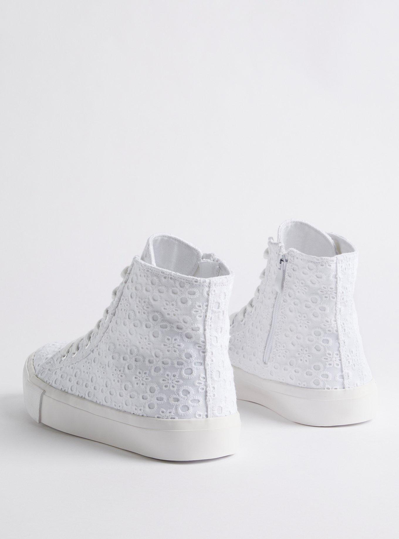 White converse clearance eyelet