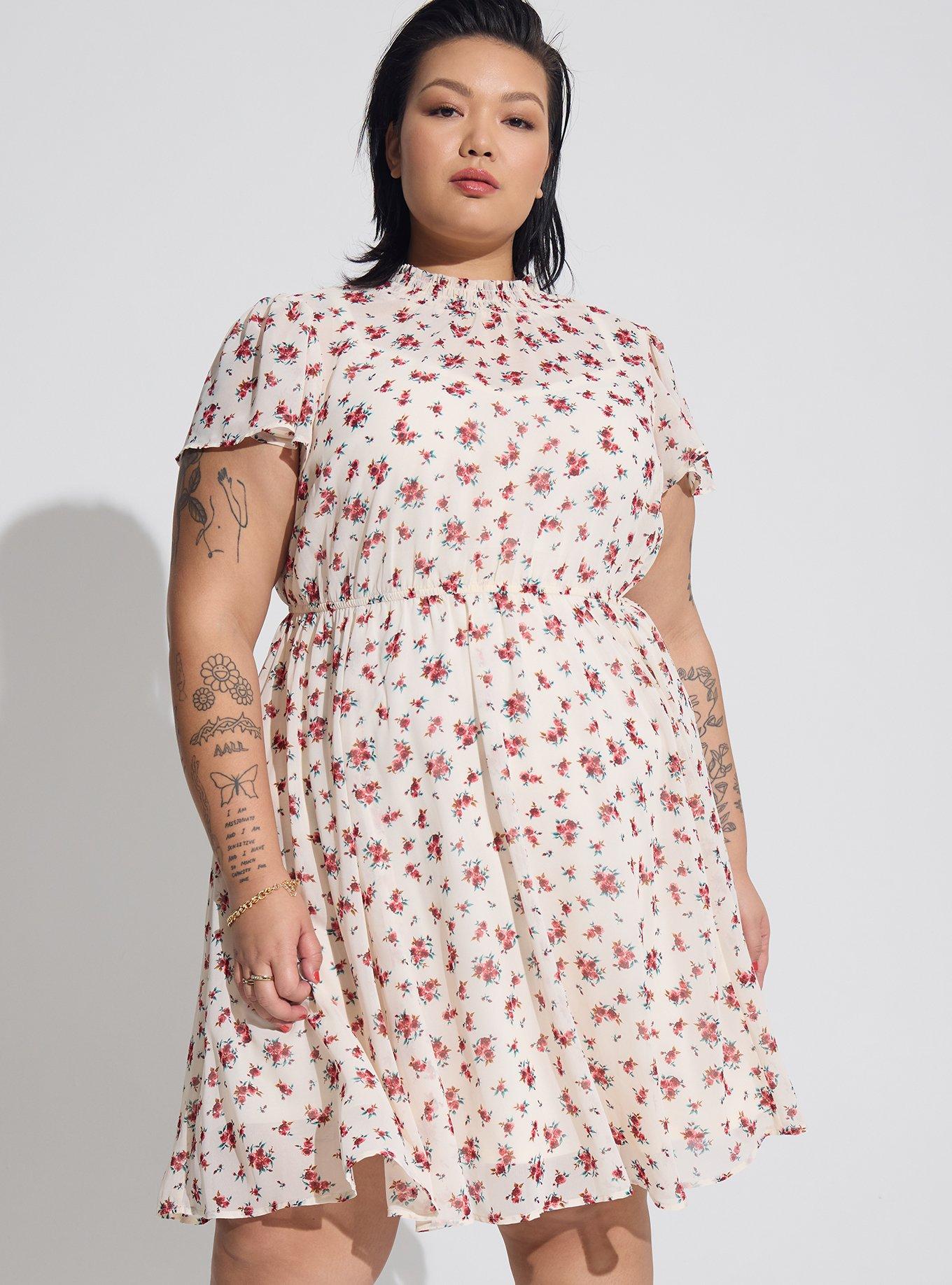 Torrid Women's Floral Dress Plus Size 2 2X White Red Blue Smocked