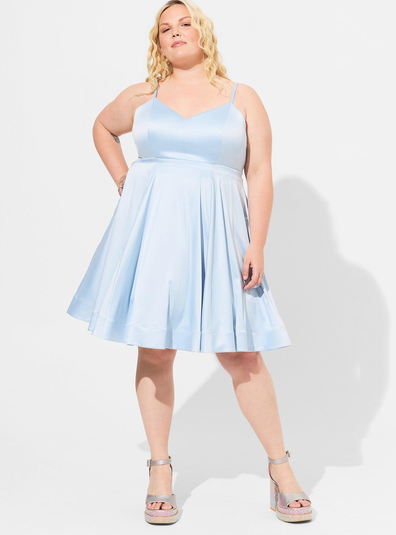 New Torrid dress! This is one of three that I received this week. I love it  to much! : r/PlusSizeFashion