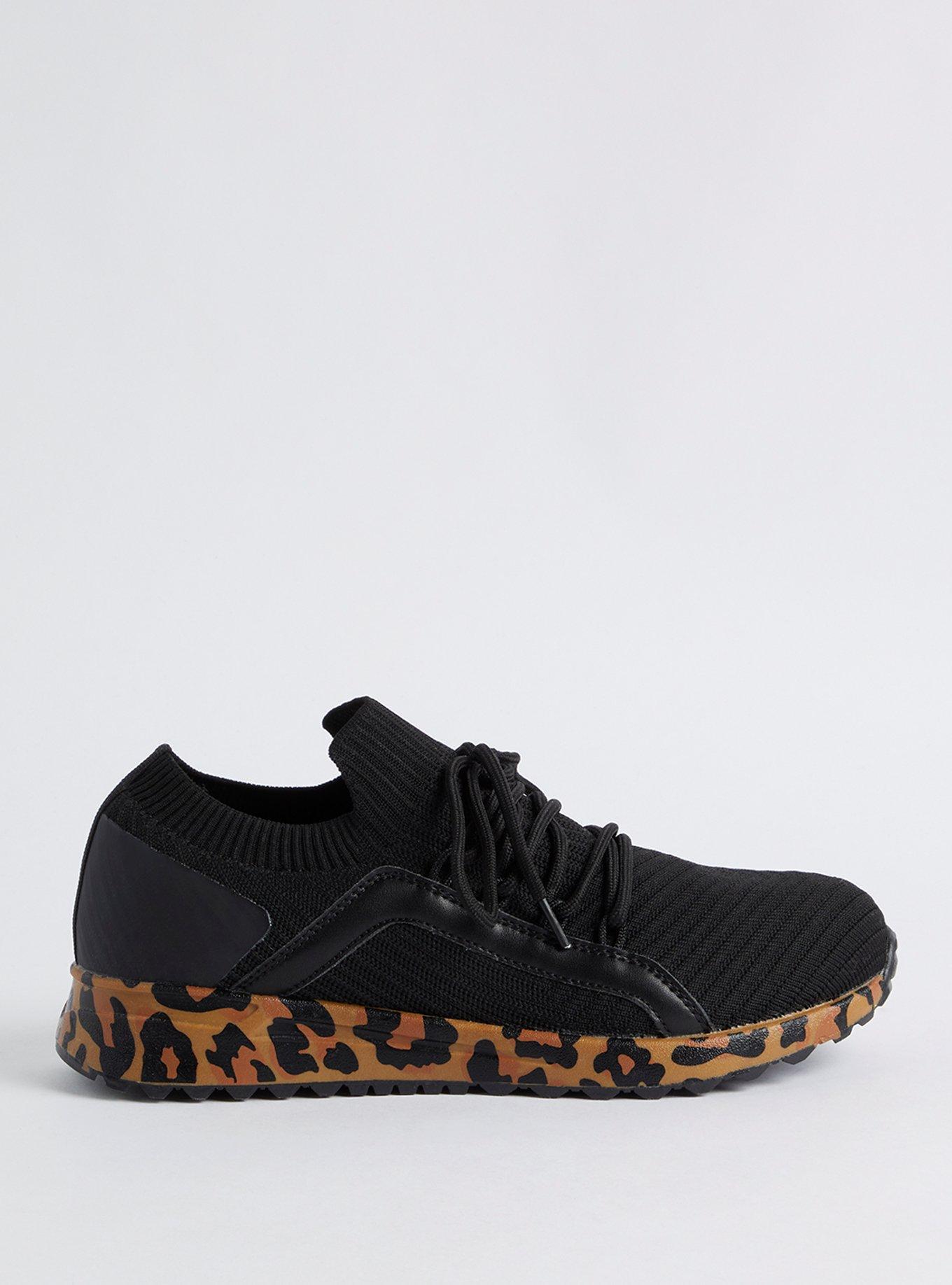 nike stretch knit shoes