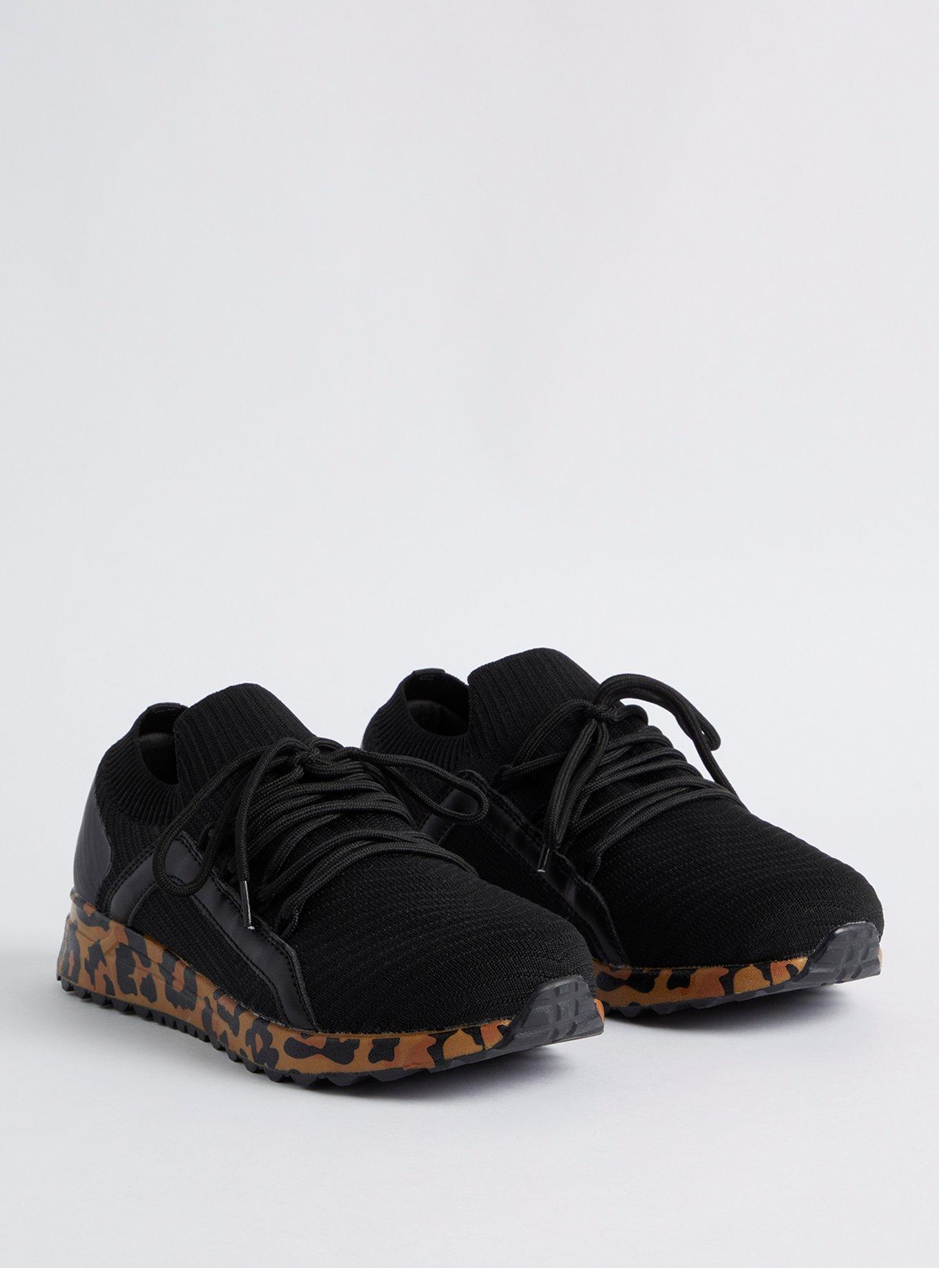 nike stretch knit shoes