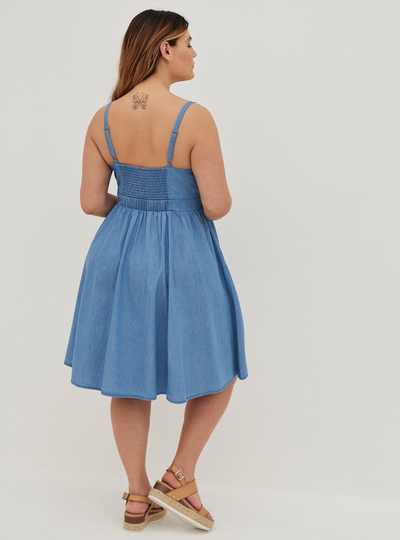 chambray skater dress boohoo Women's Chambray Shirred Skater Dress in Light Wash | Size: 6