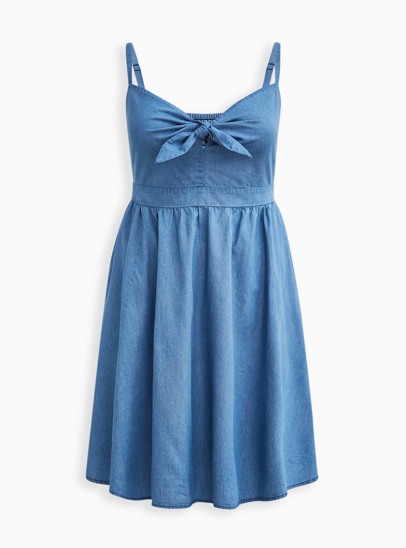 chambray skater dress boohoo Women's Chambray Shirred Skater Dress in Light Wash | Size: 6