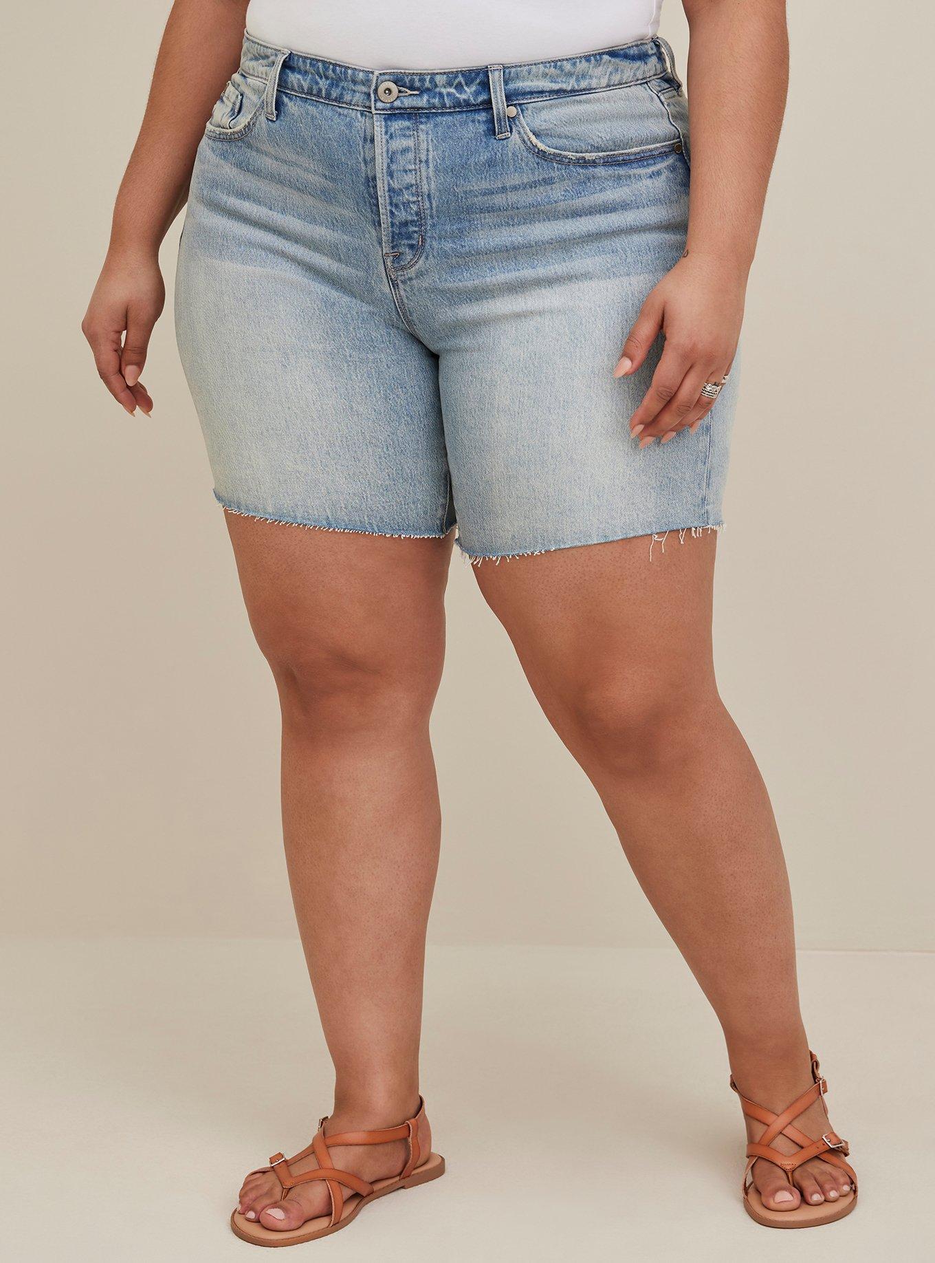 Plus Size - High-Rise Bermuda Short - Premium Classic Medium Wash - Torrid