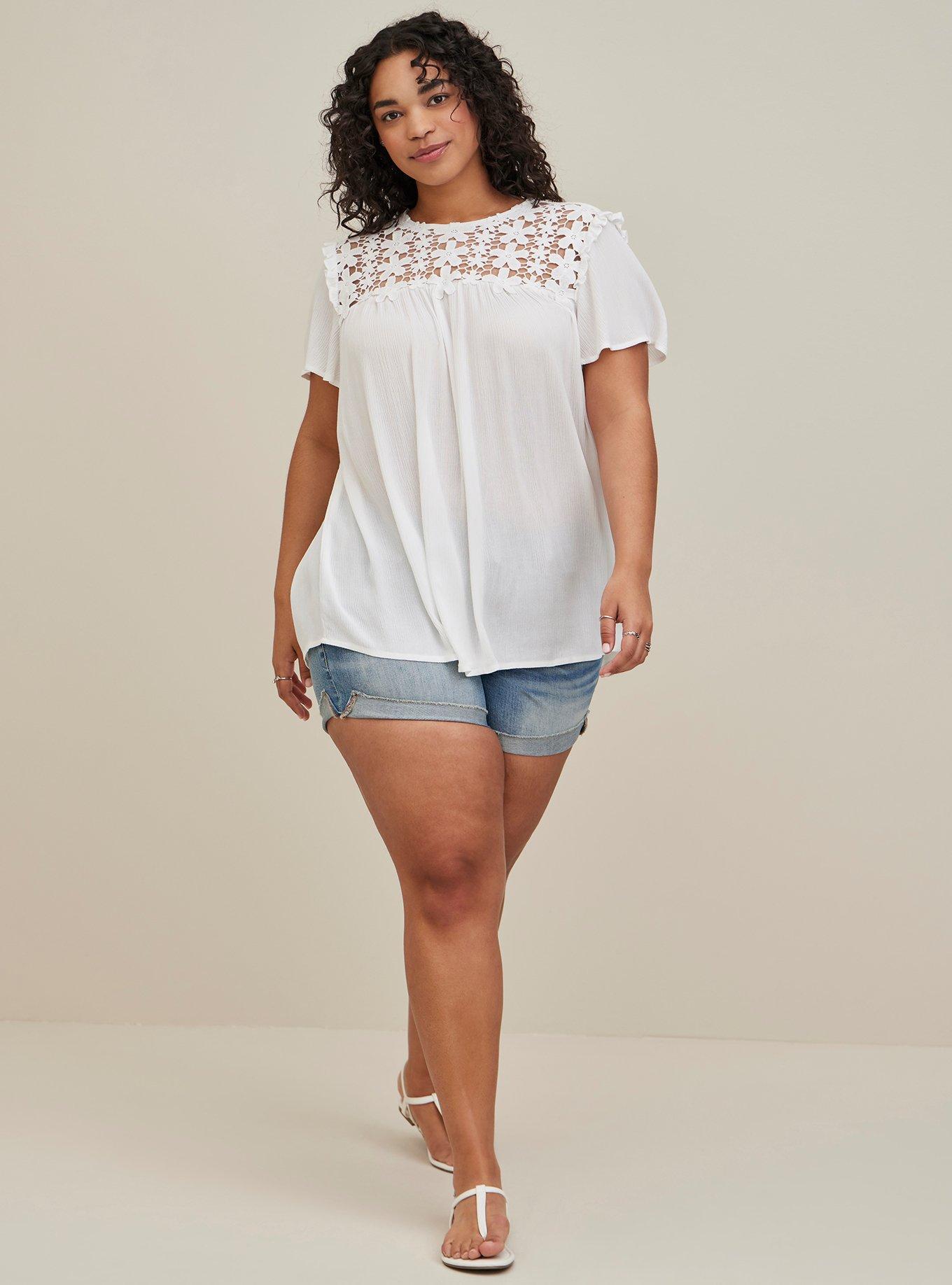 Plus Size Crinkle Gauze Daisy Crochet Trim Top, CLOUD DANCER, alternate
