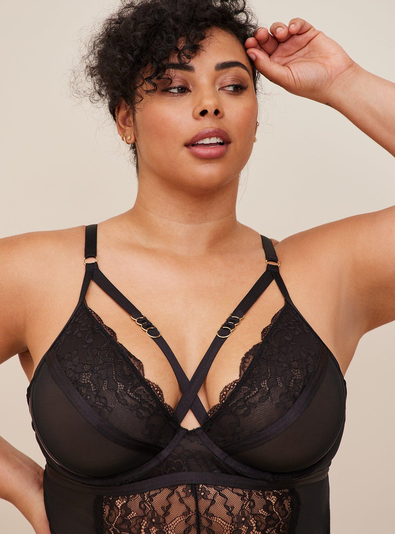 Plus Size - Straps And Rings Satin Underwire Bra With Mesh Cup