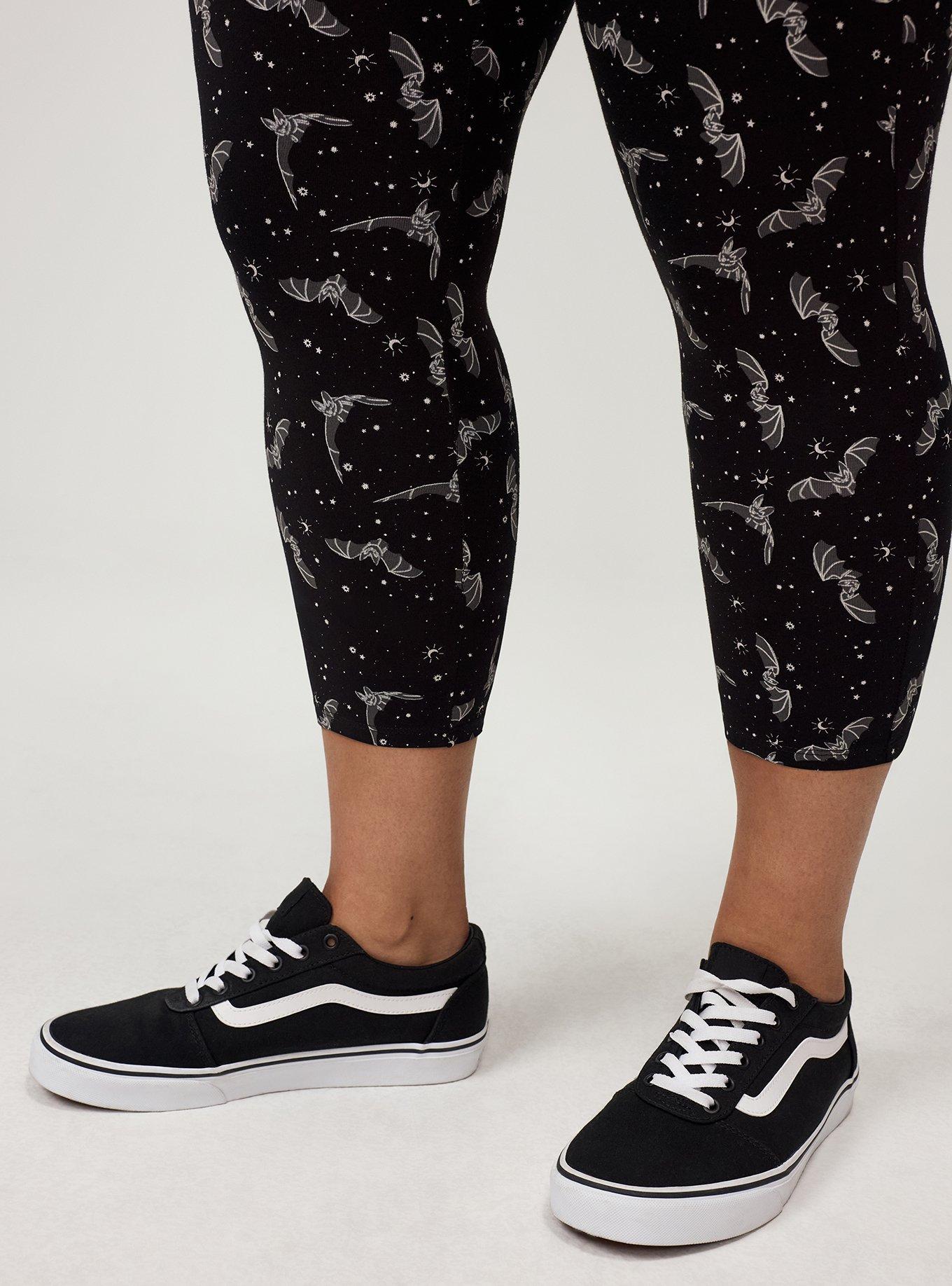 Capri Pocket Legging, SPACE BATS  BLACK, alternate