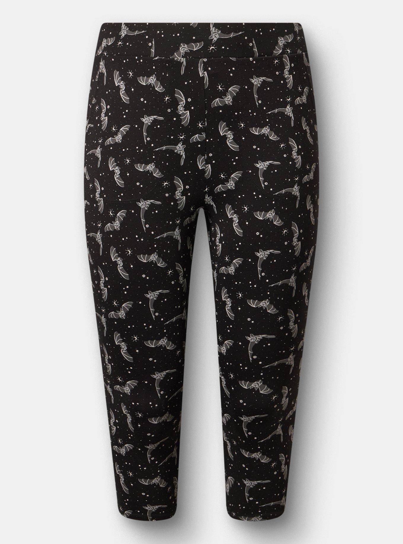 Capri Pocket Legging, SPACE BATS  BLACK, flat