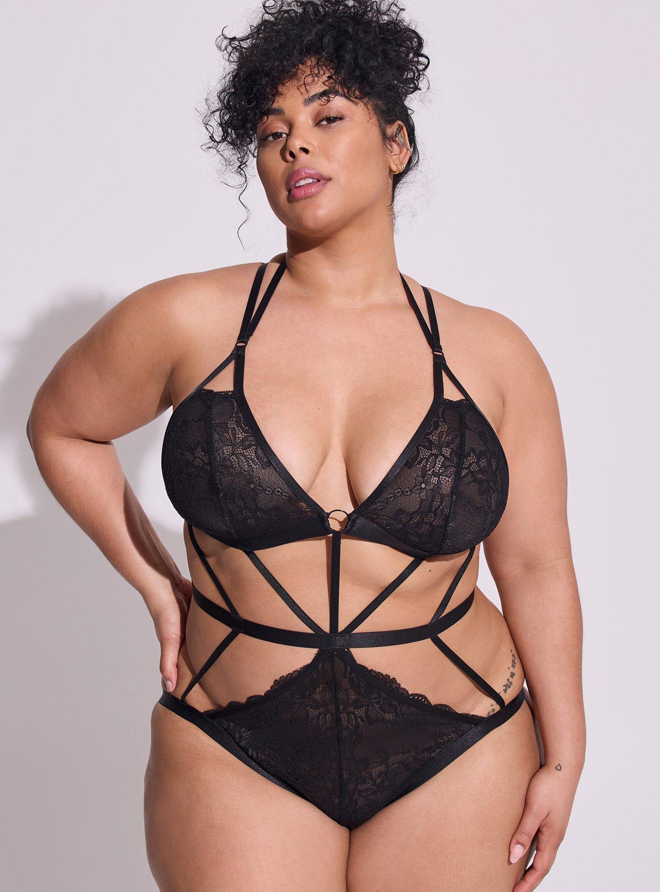 Plus Size - Straps And Rings Satin Underwire Bra With Mesh Cup