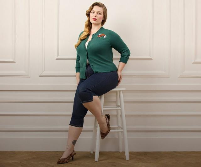 Retro Chic brand campaign image
