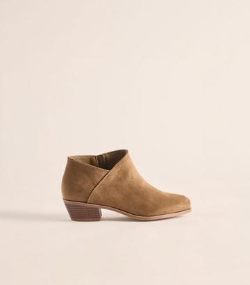 BOOTIES