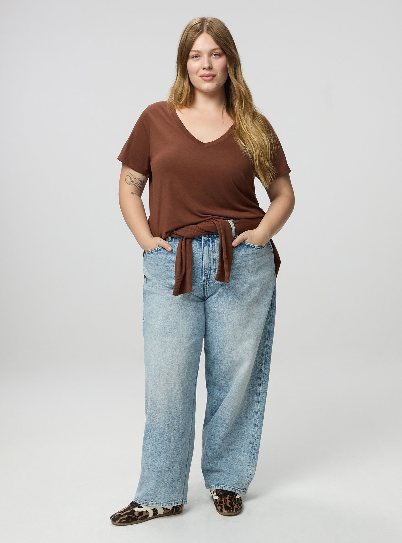 Girlfriend Signature Jersey V-Neck Tee, CAPPUCCINO, alternate