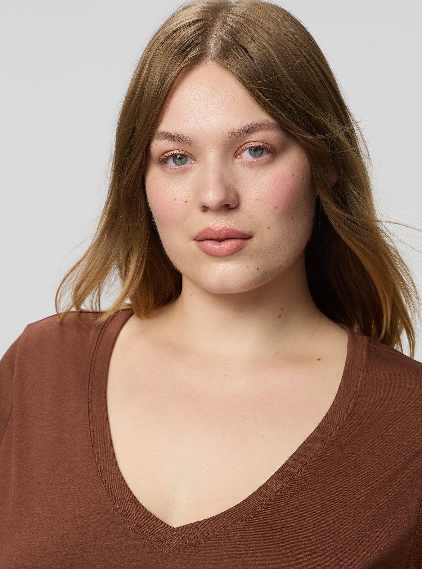 Girlfriend Signature Jersey V-Neck Tee, CAPPUCCINO, alternate