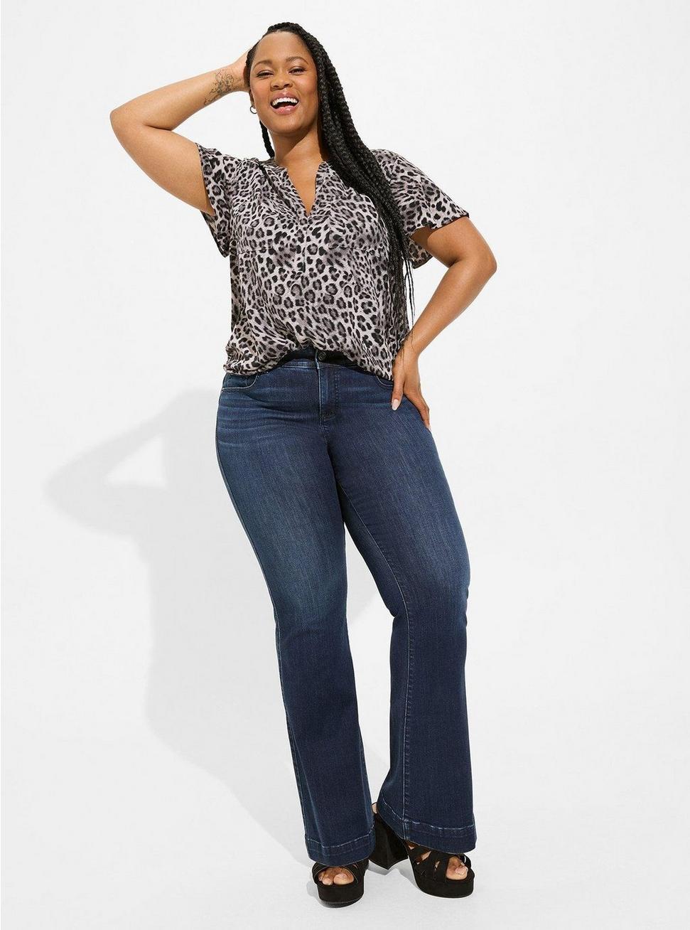 Plus Size - Harper Studio Crepe de Chine Flutter Short Plus Size - Harper Studio Crepe de Chine Flutter Short