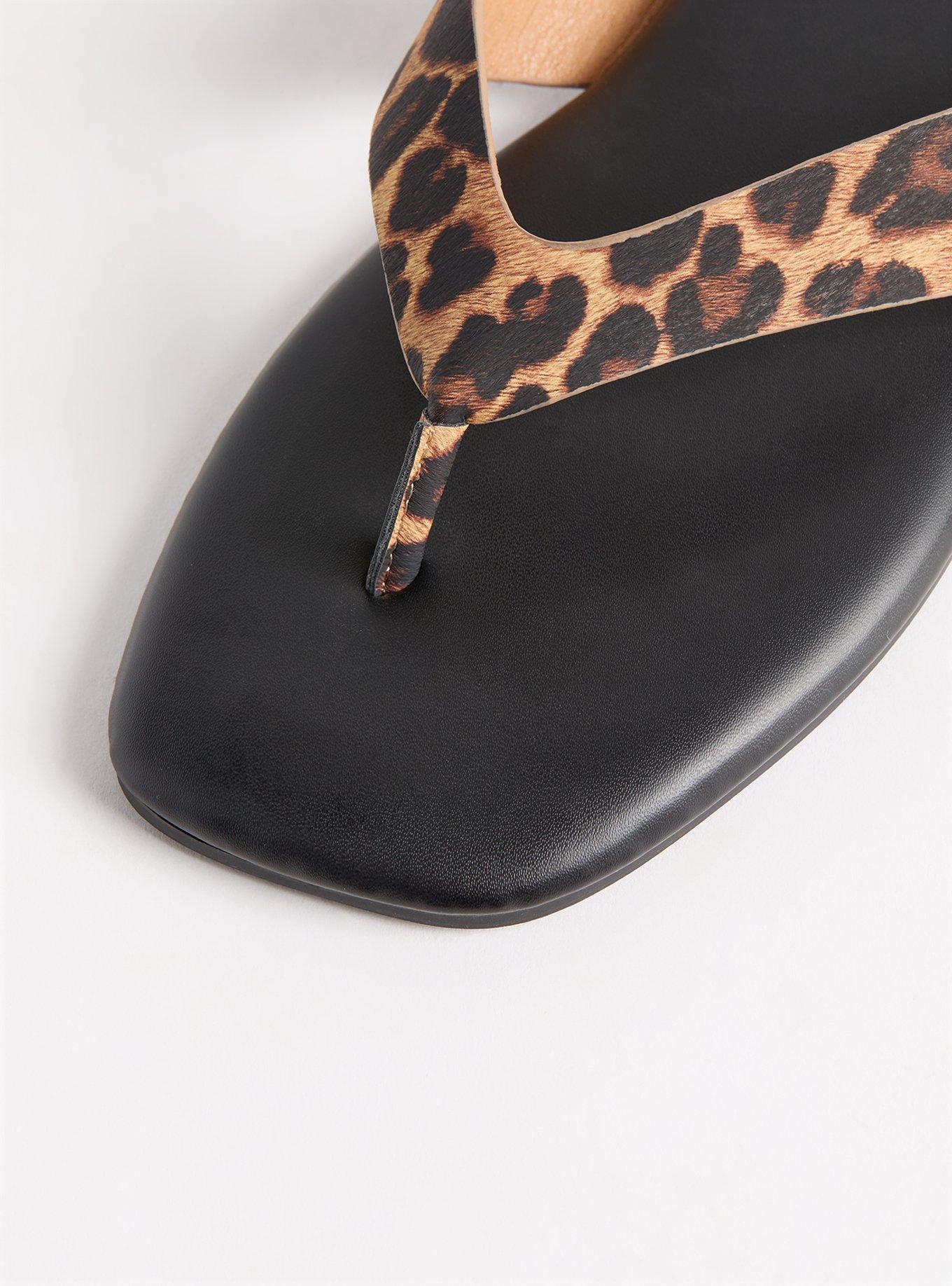 Square Toe Flip-Flop (WW)