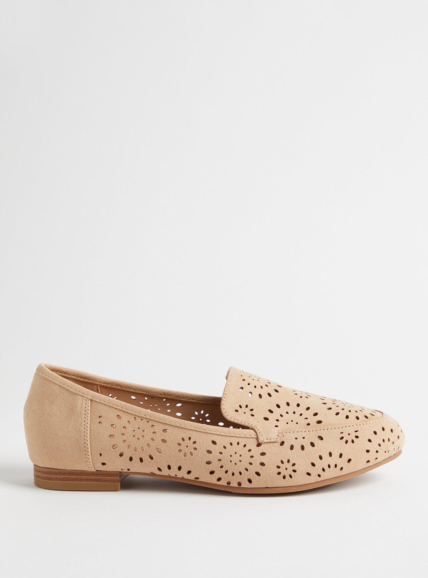 Perforated Detail Flat (WW