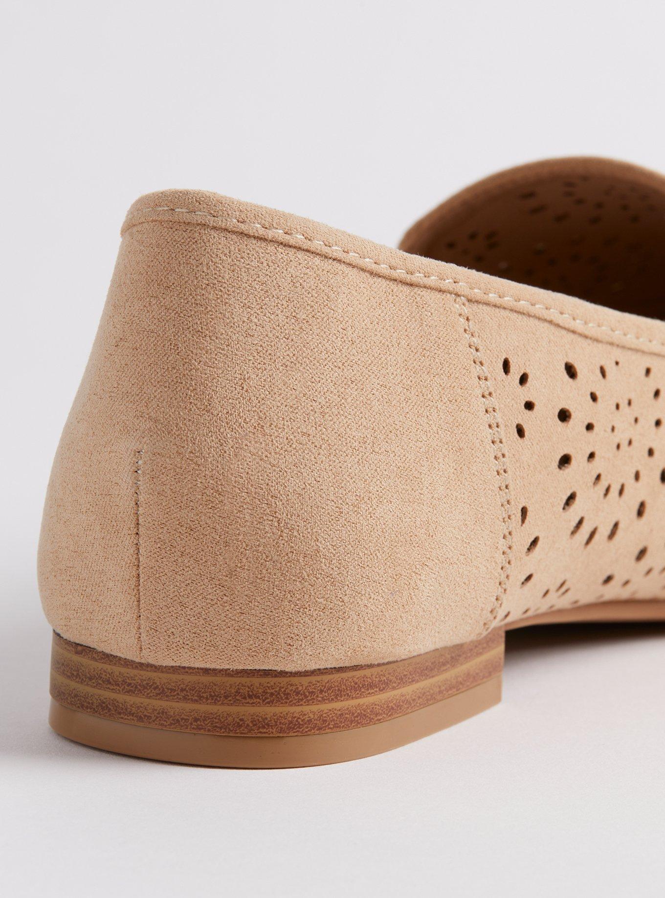 Perforated Detail Flat (WW