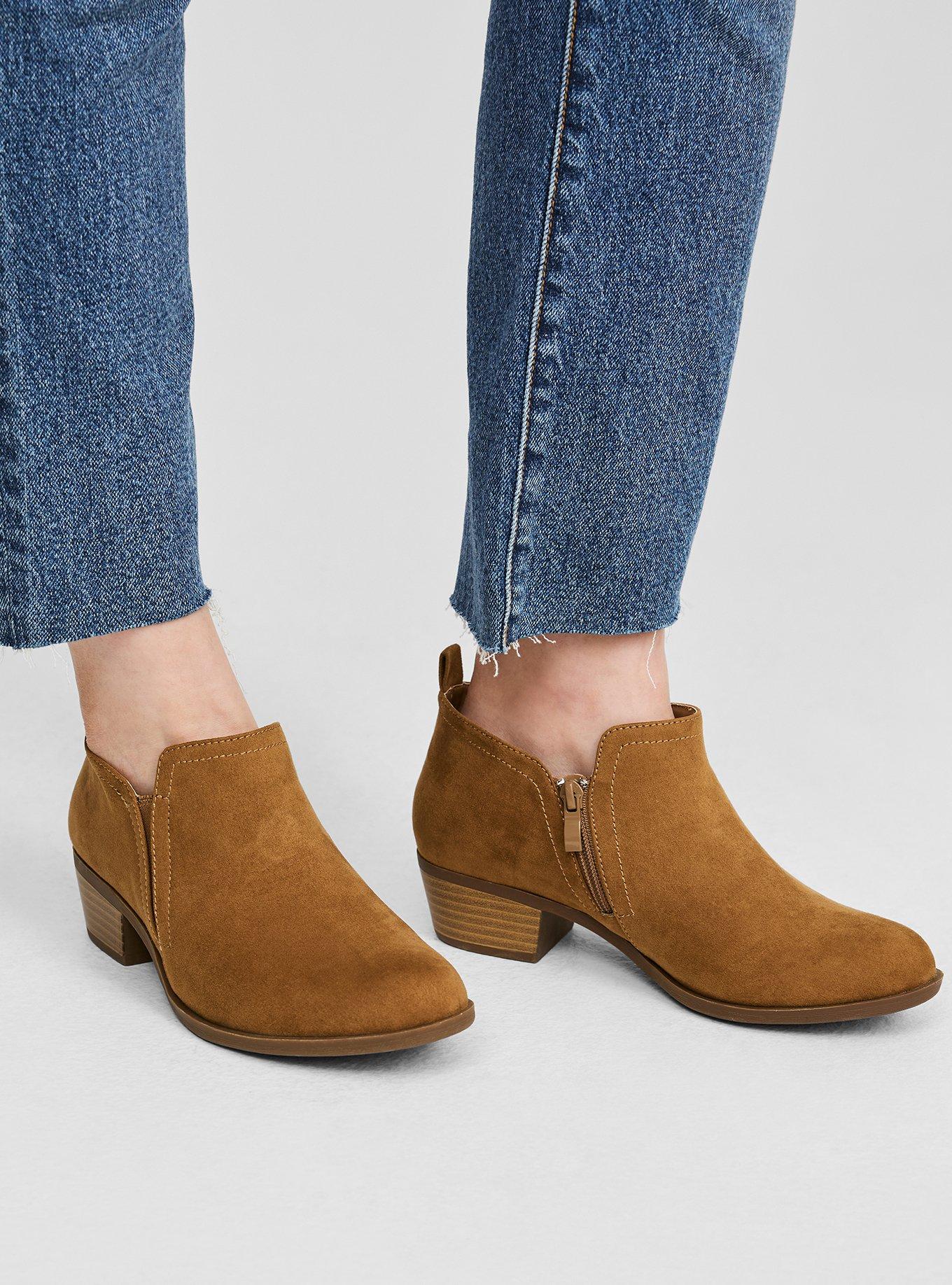 Side Dip Ankle Bootie (WW