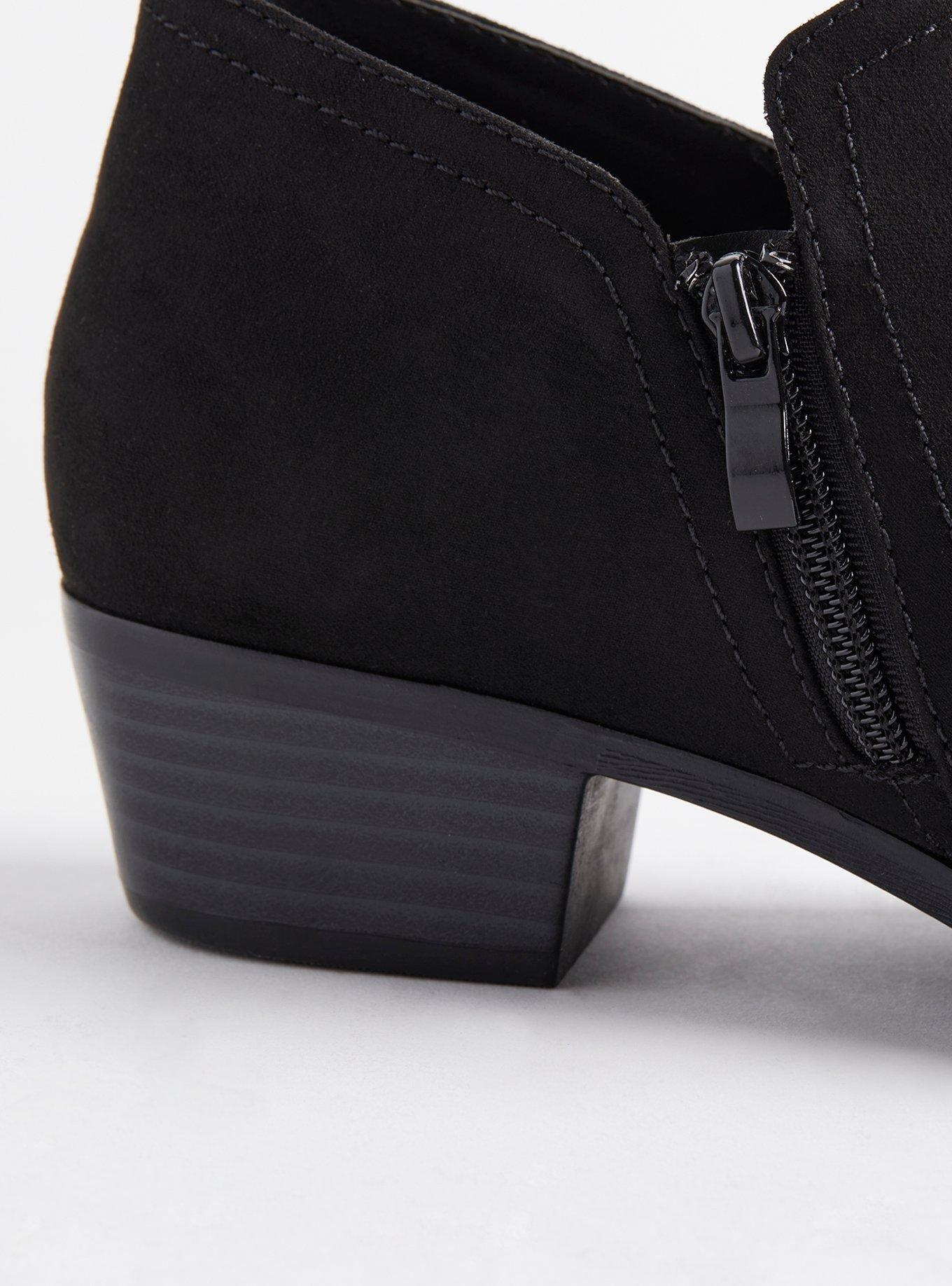 Side Dip Ankle Bootie (WW)