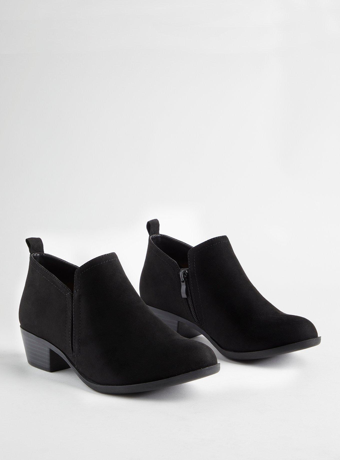 Side Dip Ankle Bootie (WW)