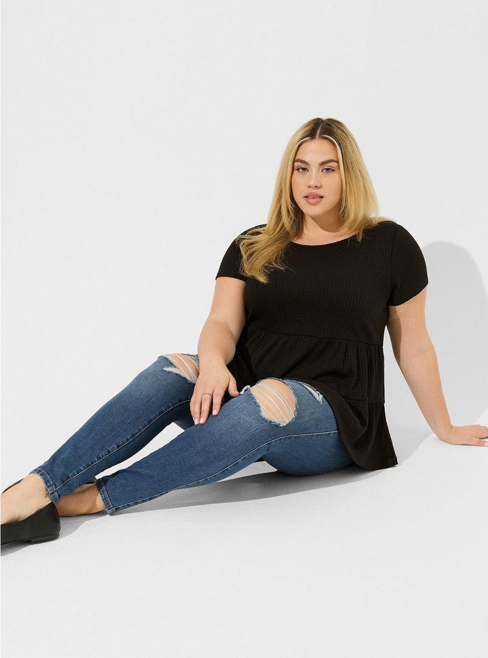 Plus Size Waffle Crew Neck Tiered Relaxed Top, DEEP BLACK, alternate