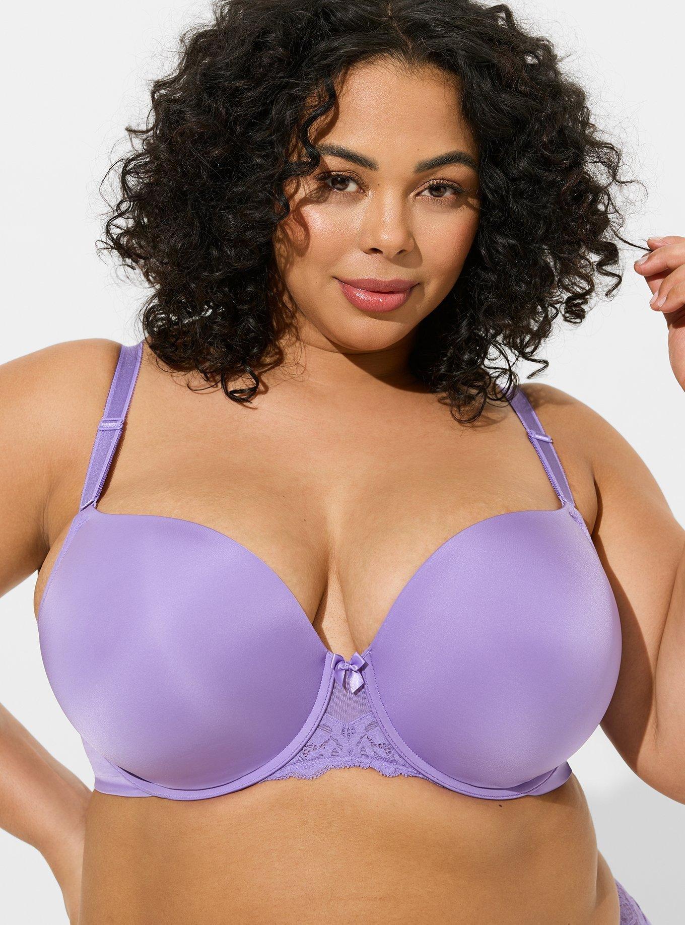 44DD-Sized Shoppers Call This the “Perfect T-Shirt Bra”