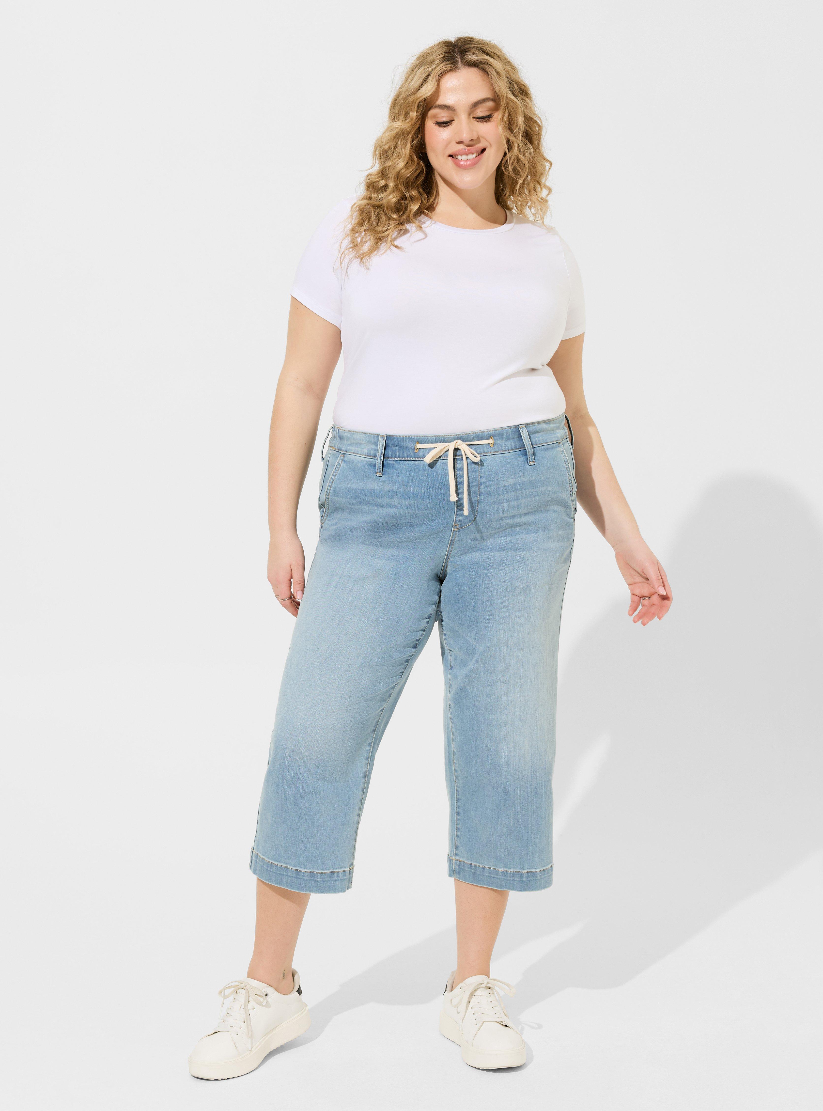 Dakota Johnson Shows How To Wear Autumn's Wide-Leg Jeans