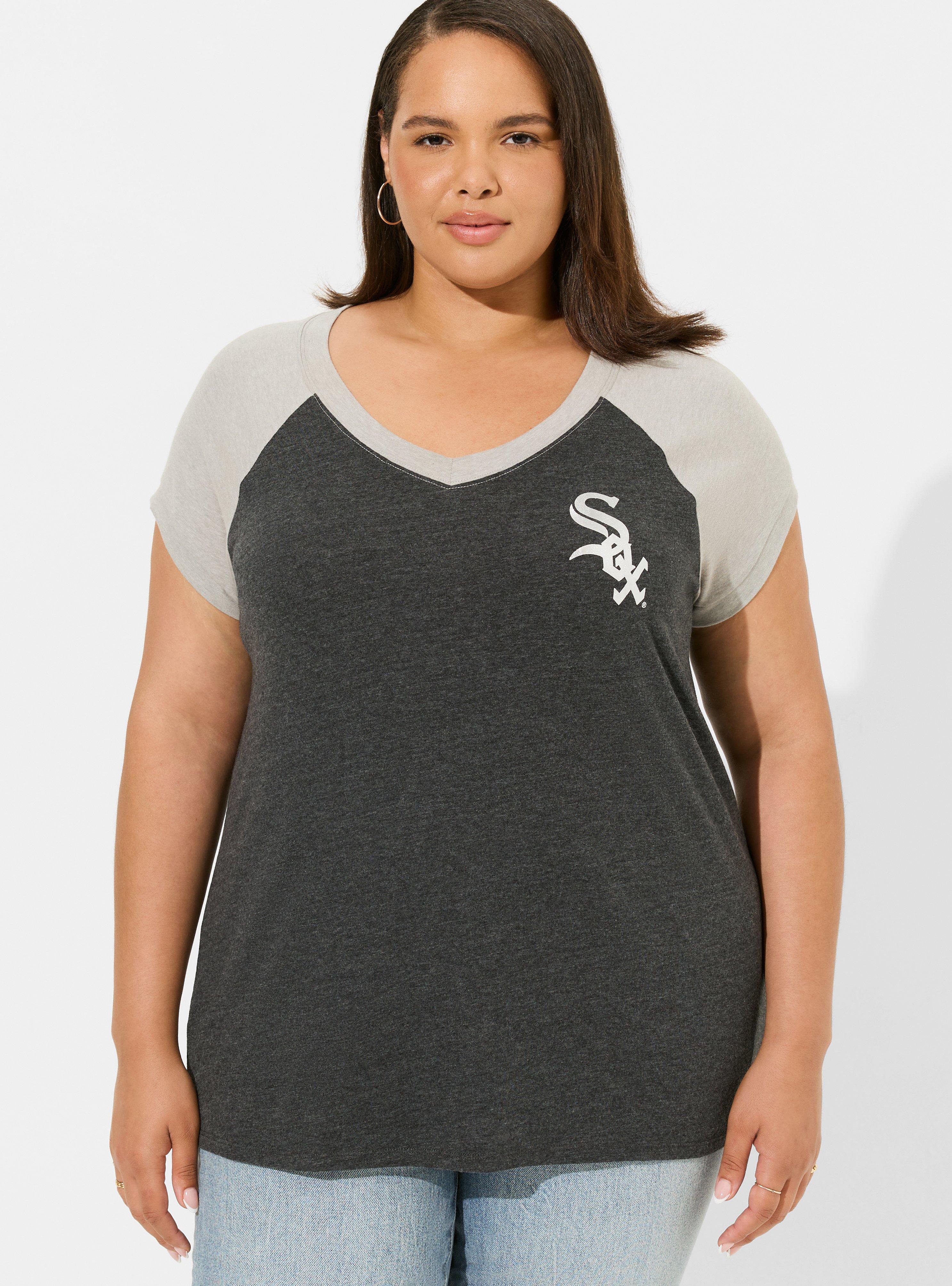 MLB Chicago White Sox Classic Fit Raglan V-Neck