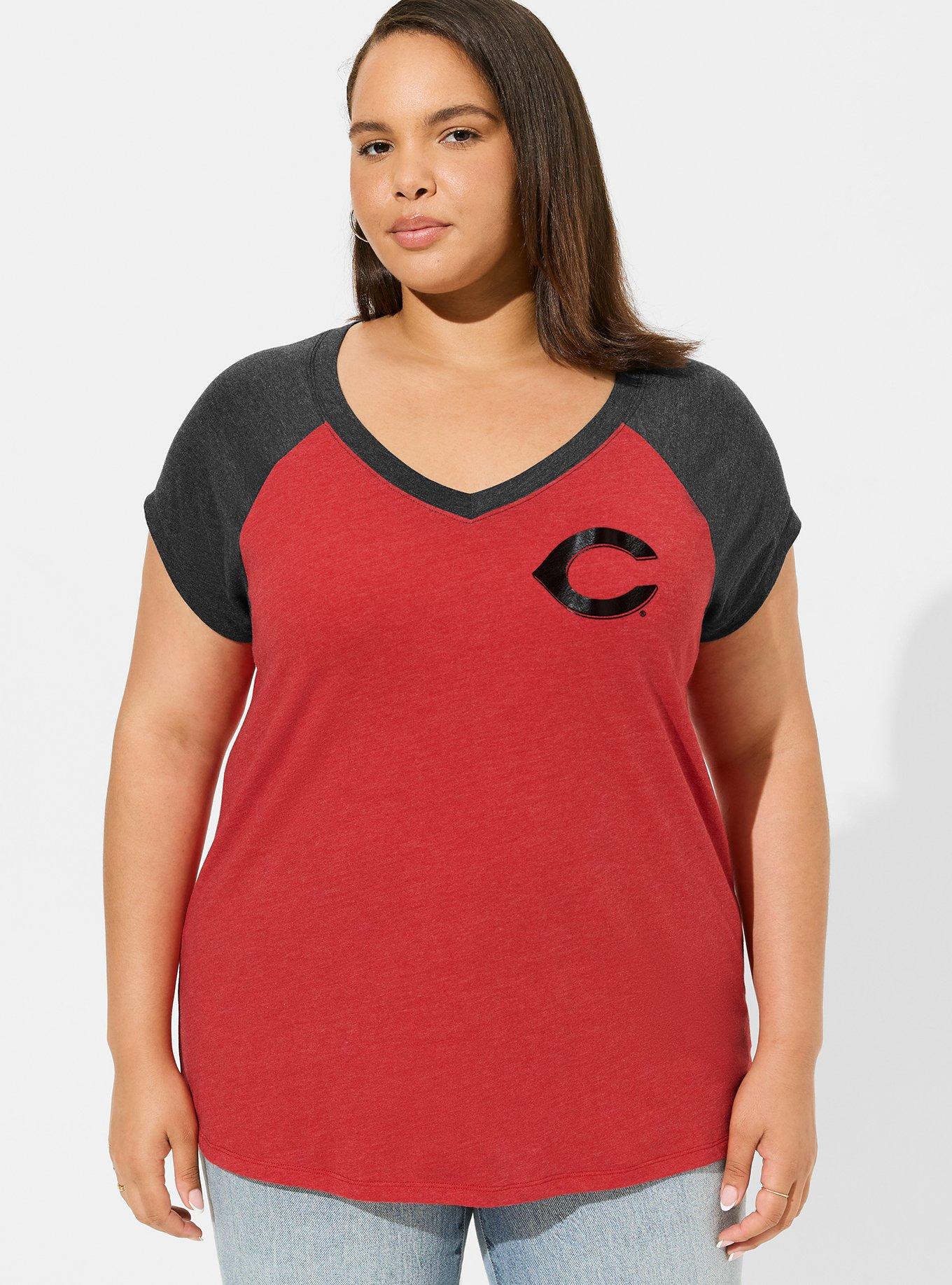 MLB Cincinnati Reds Classic Fit Cotton Raglan V-Neck Tee