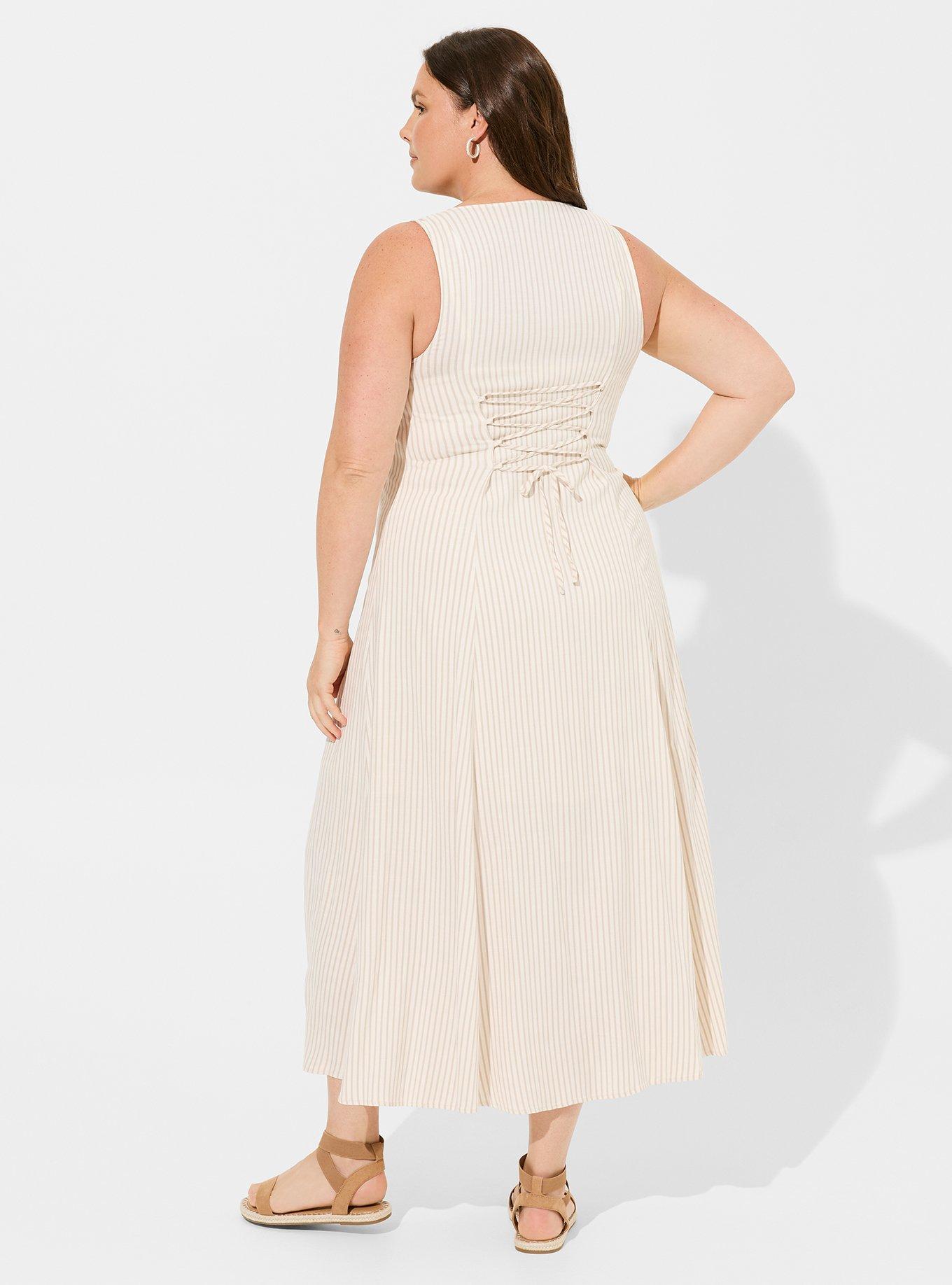 button back maxi dress Plus Size - Lace-Up Back Maxi Dress