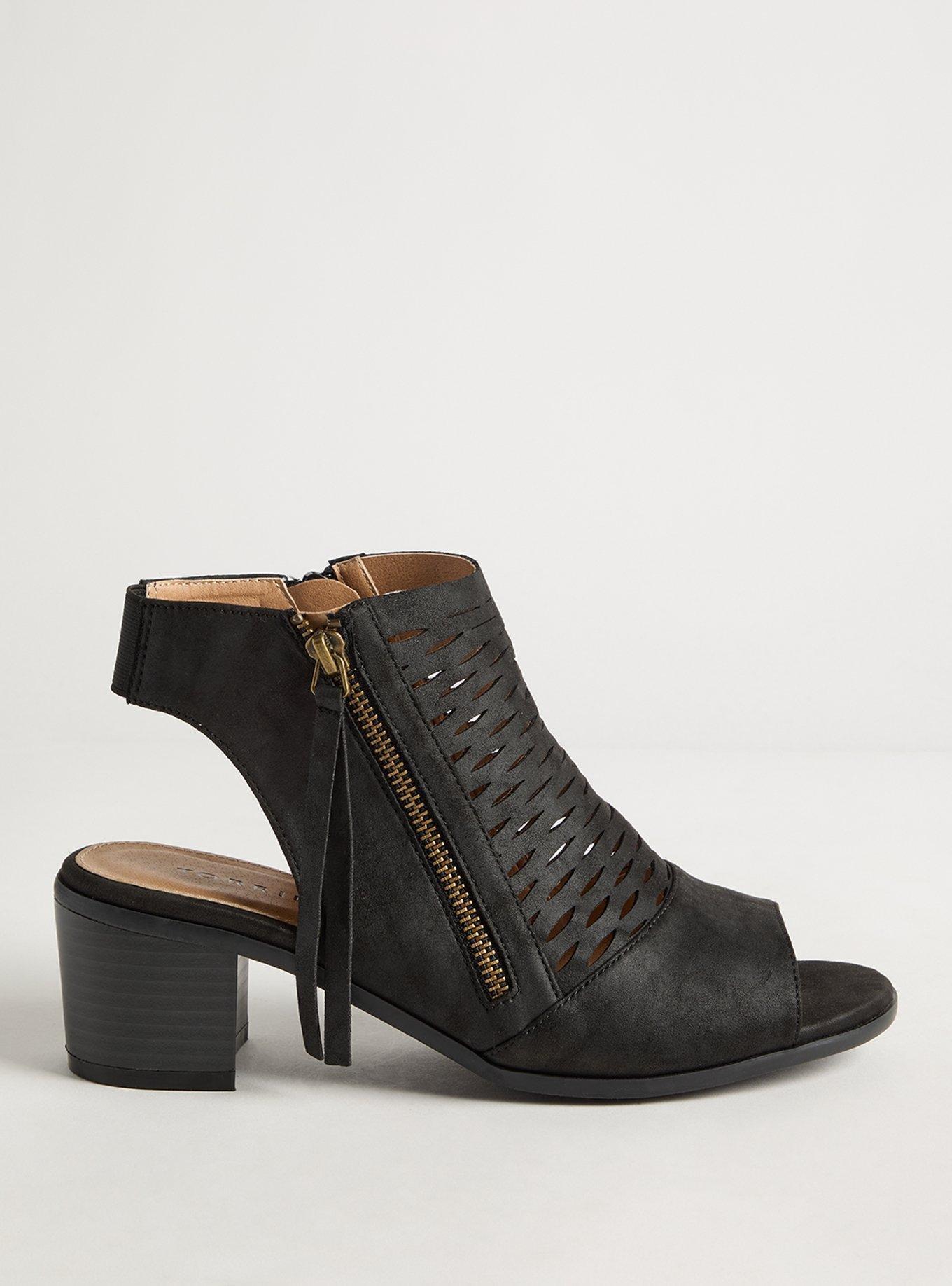 Perforated Back Strap Heel (WW