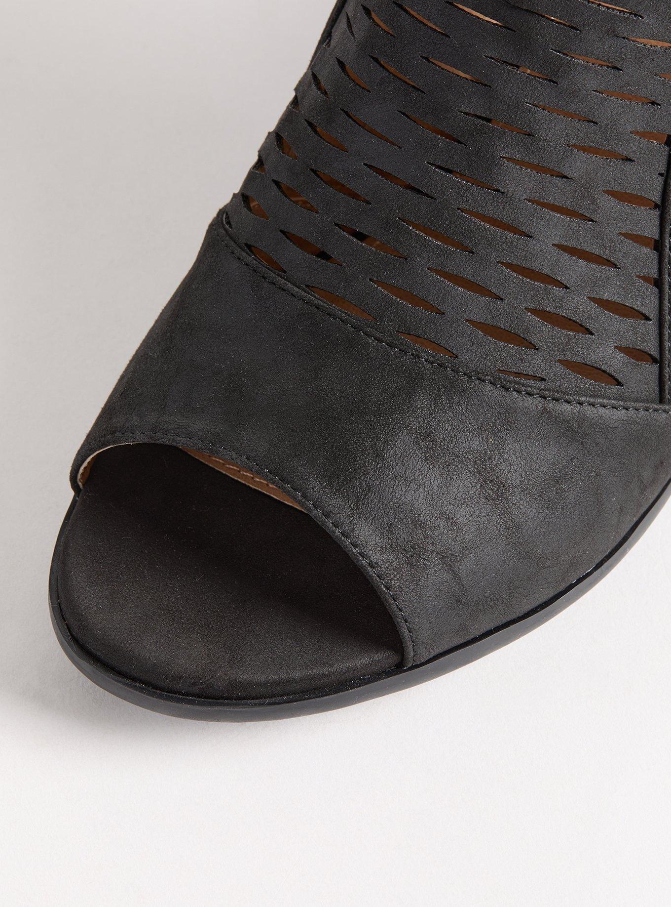 Perforated Back Strap Heel (WW