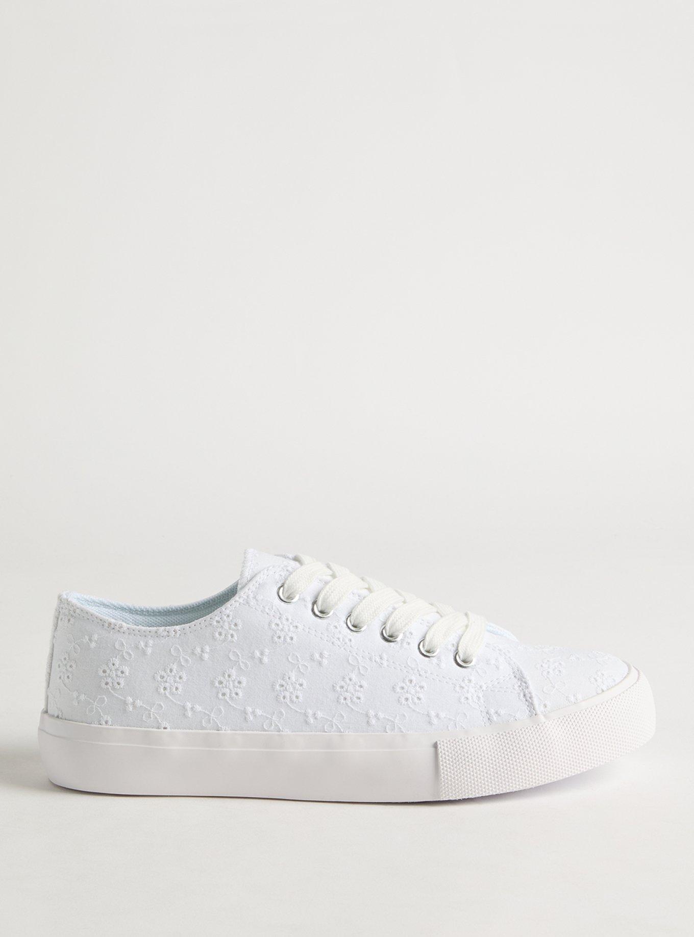 Lace-Up Sneaker (WW)