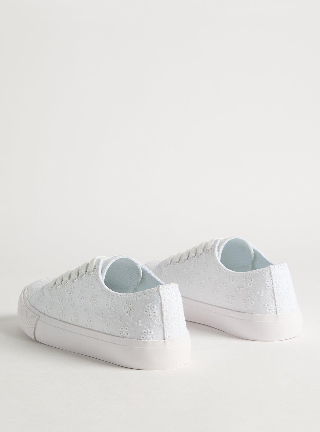 Lace-Up Sneaker (WW)