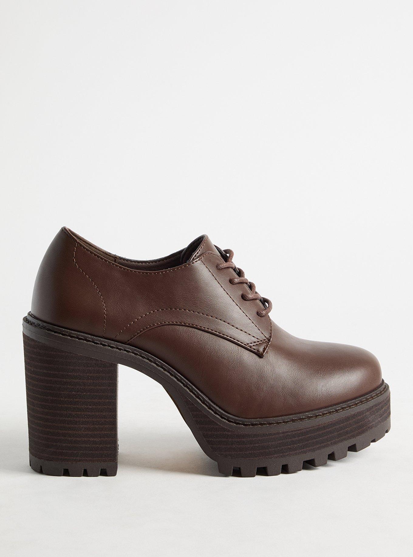 Lace-Up Heeled Oxford (WW)