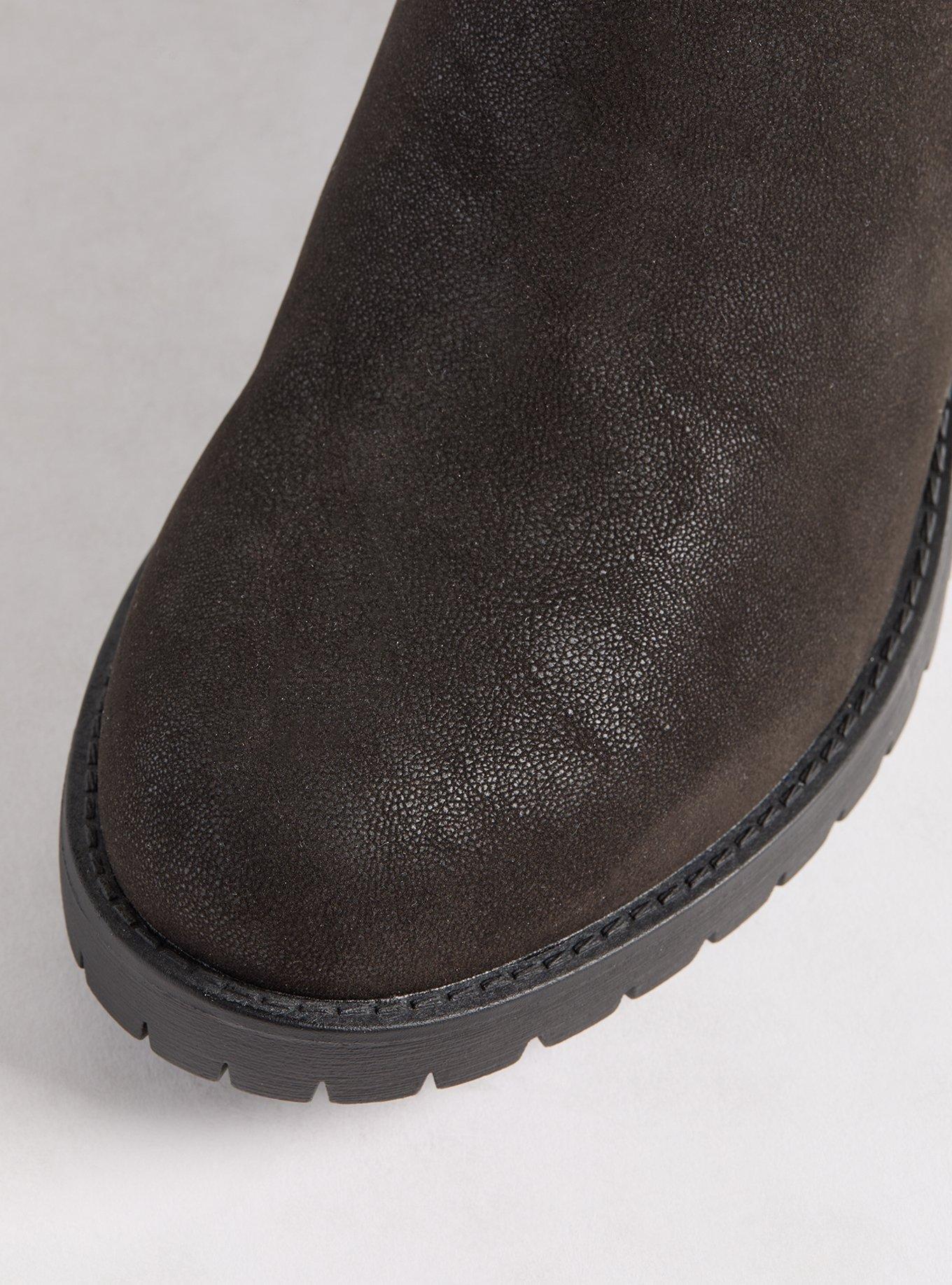 Lug Heeled Chelsea Bootie (WW)