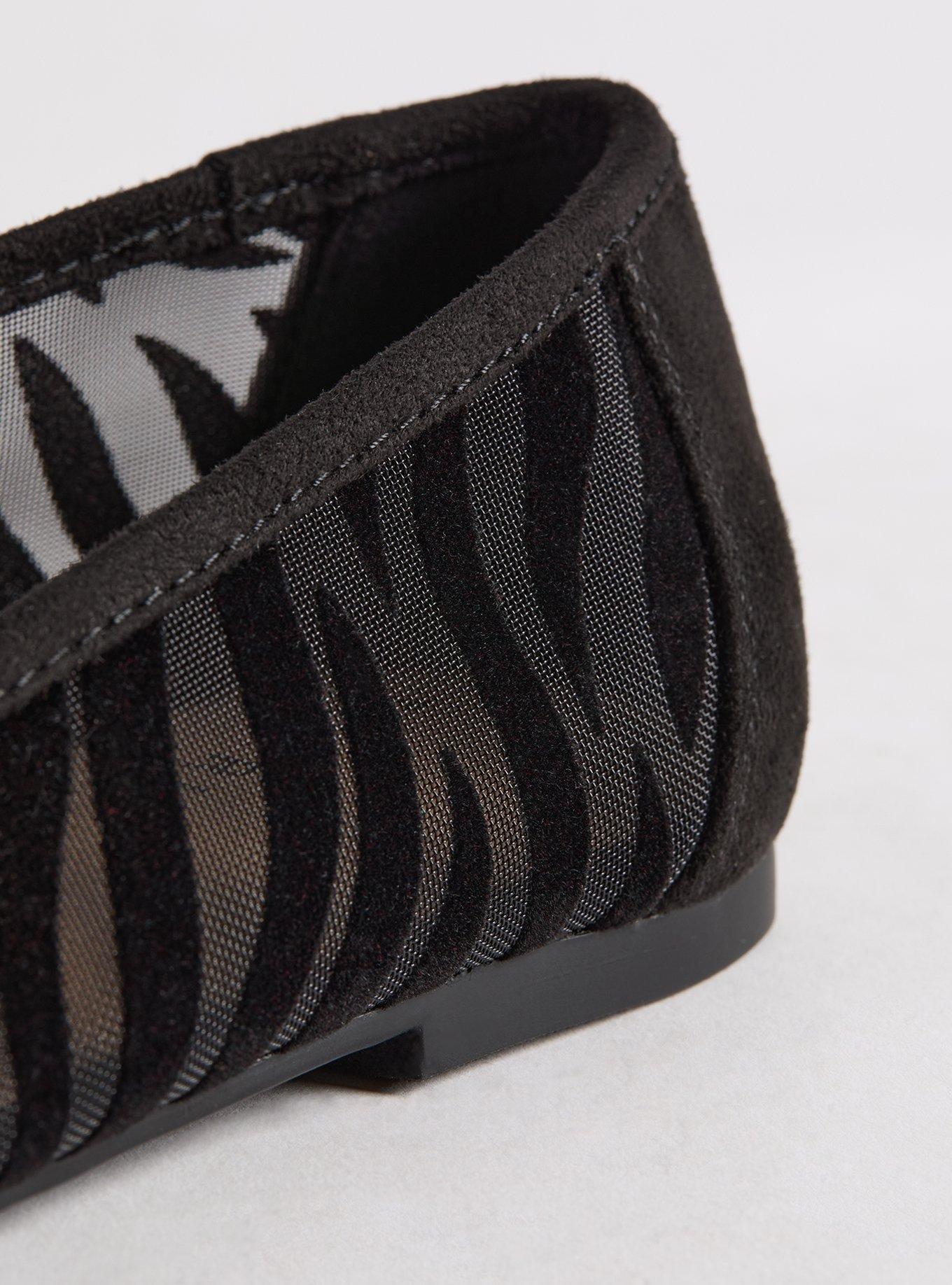 Zebra Mesh Pointed Toe Flat (WW)