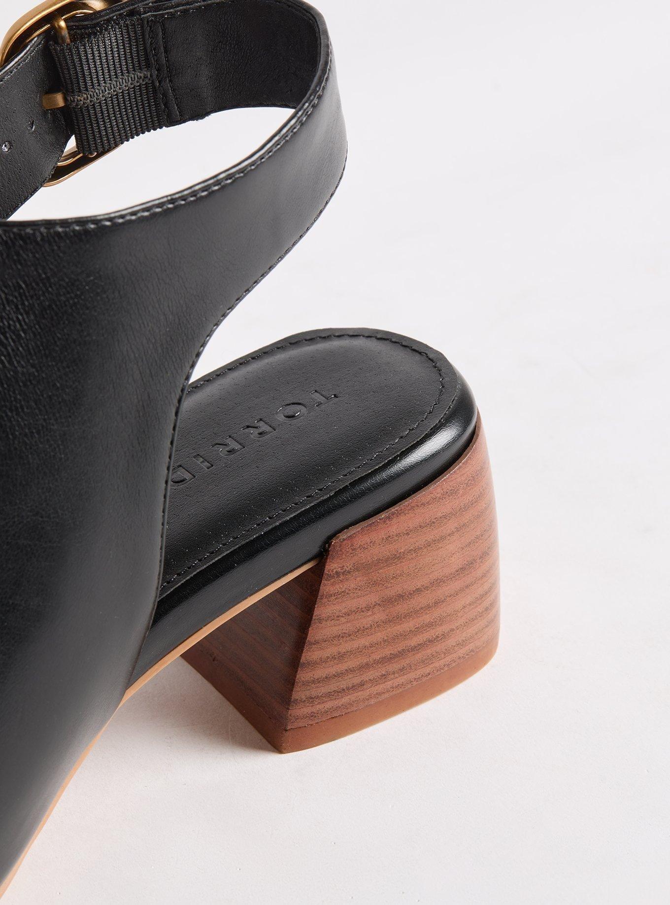 Ankle Strap Block Heel Sandal (WW)