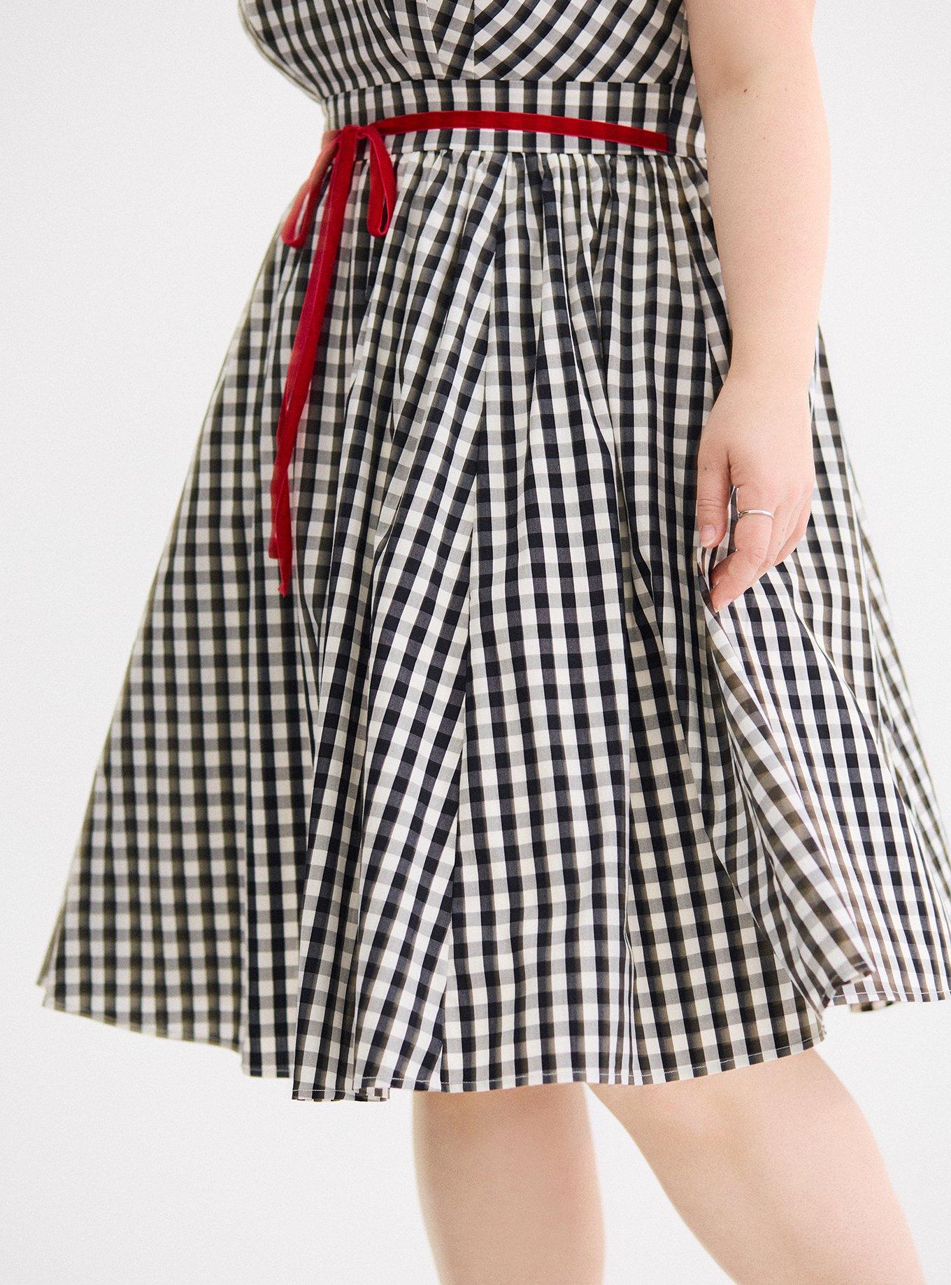 Retro Chic Swing-Skirt Dress