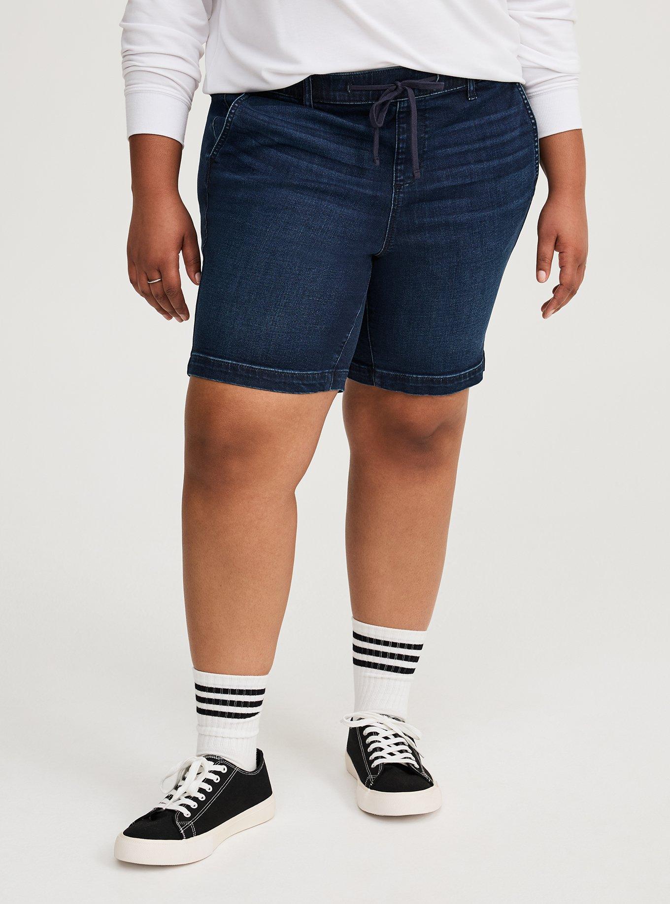 Weekend Mid-Rise Bermuda Short