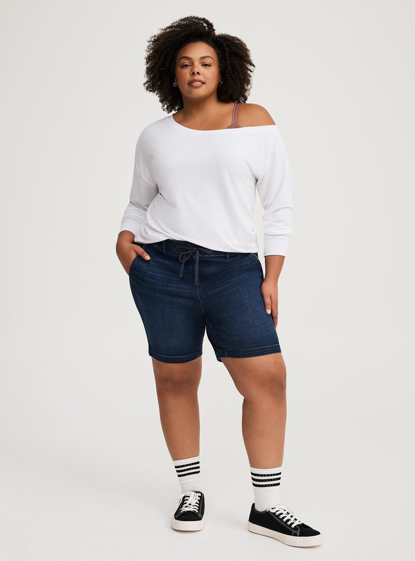Weekend Mid-Rise Bermuda Short