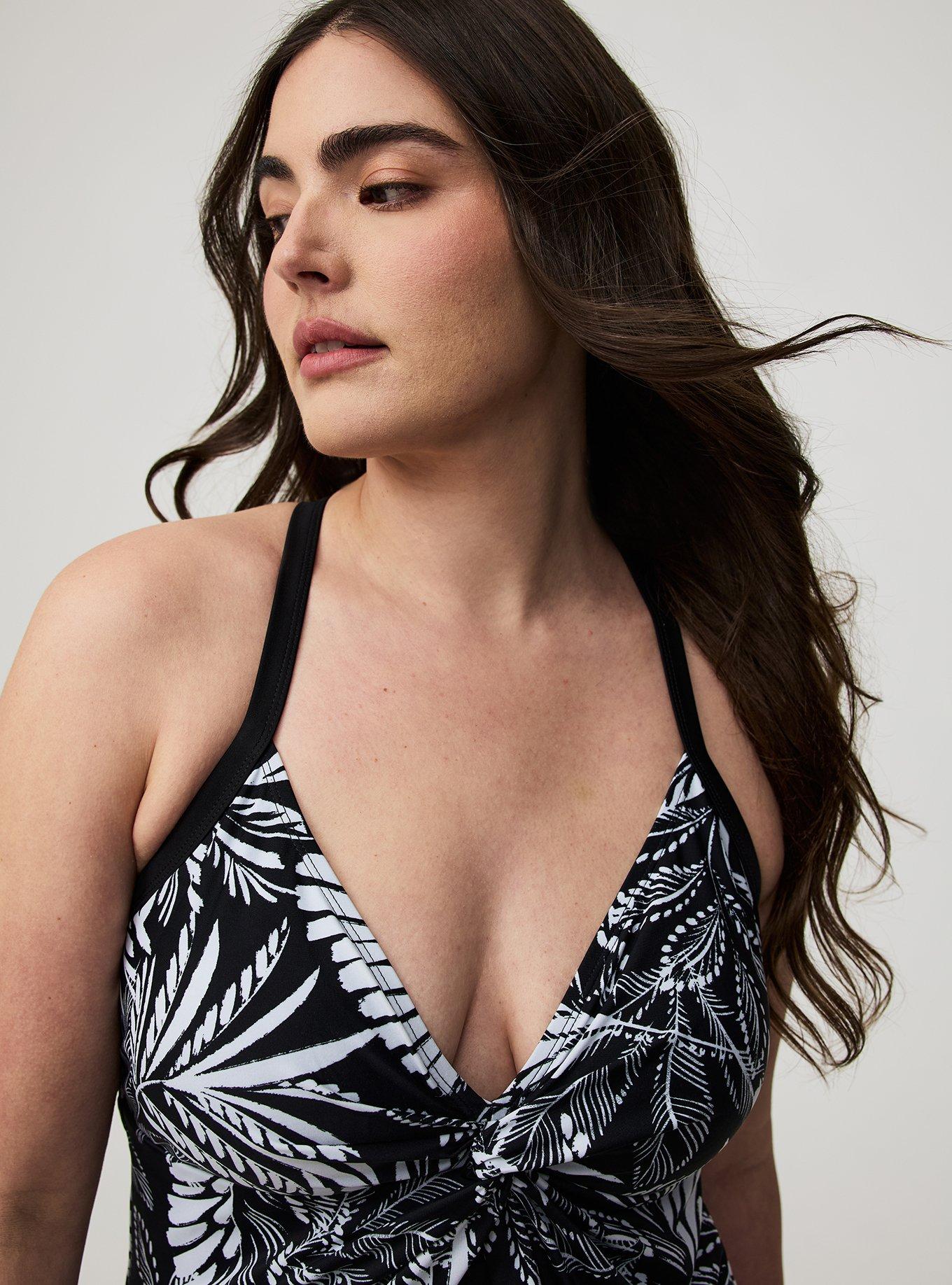 Wire-Free Twisted V-Neck One Piece Swimsuit