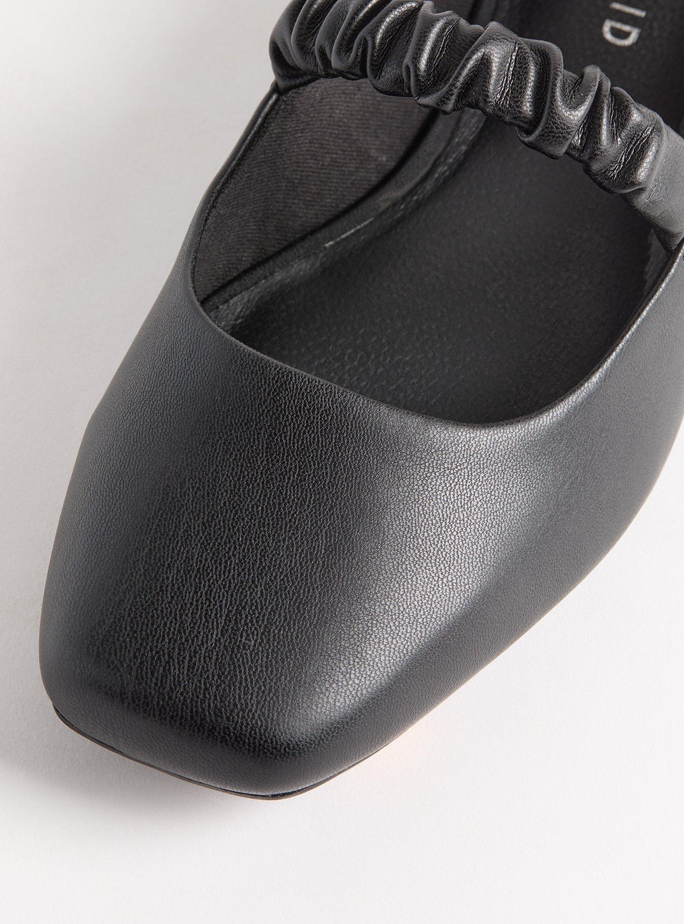 Scrunch Strap Ballet Flat (WW)