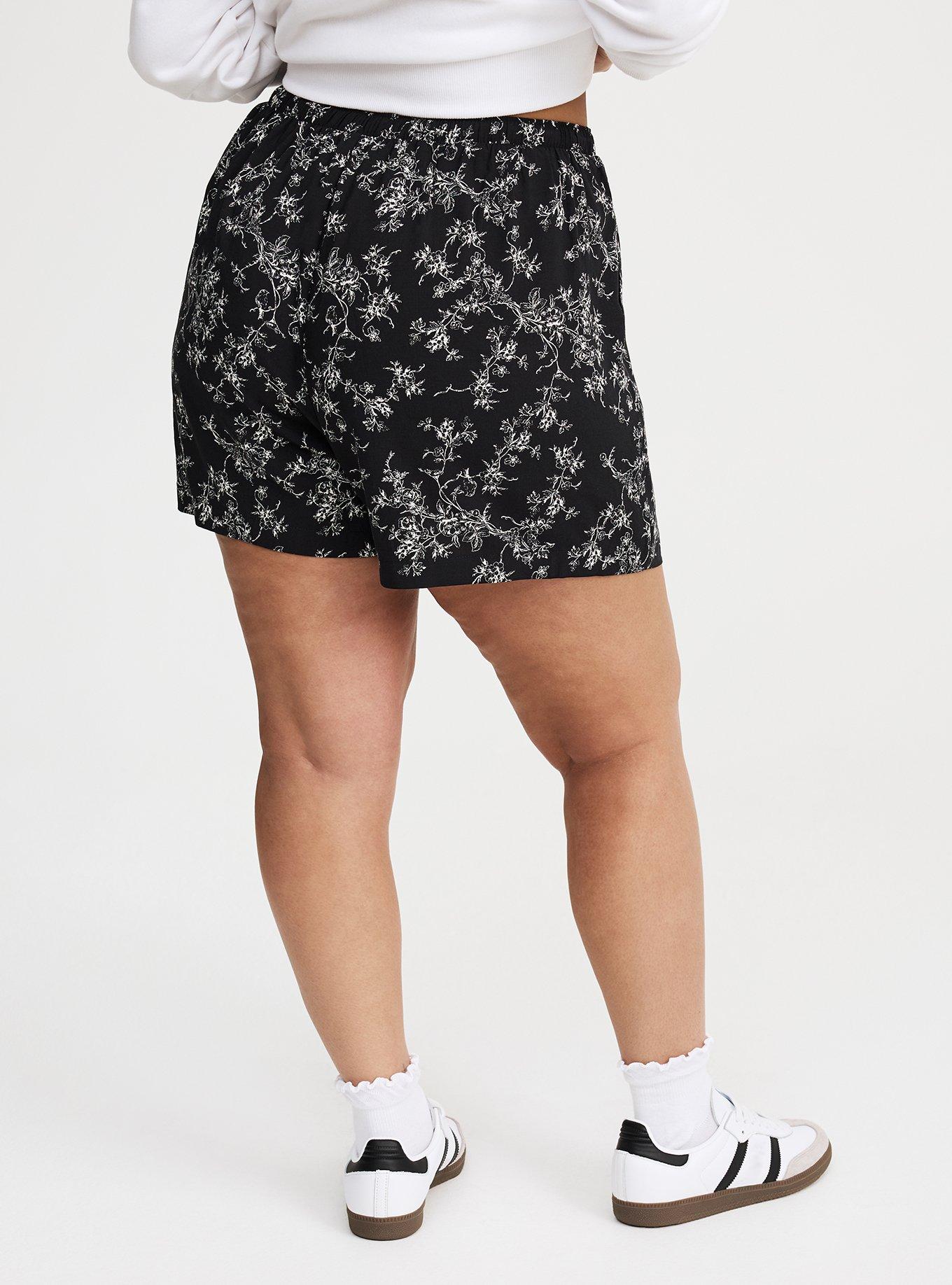 Pull-On Tie-Waist Short