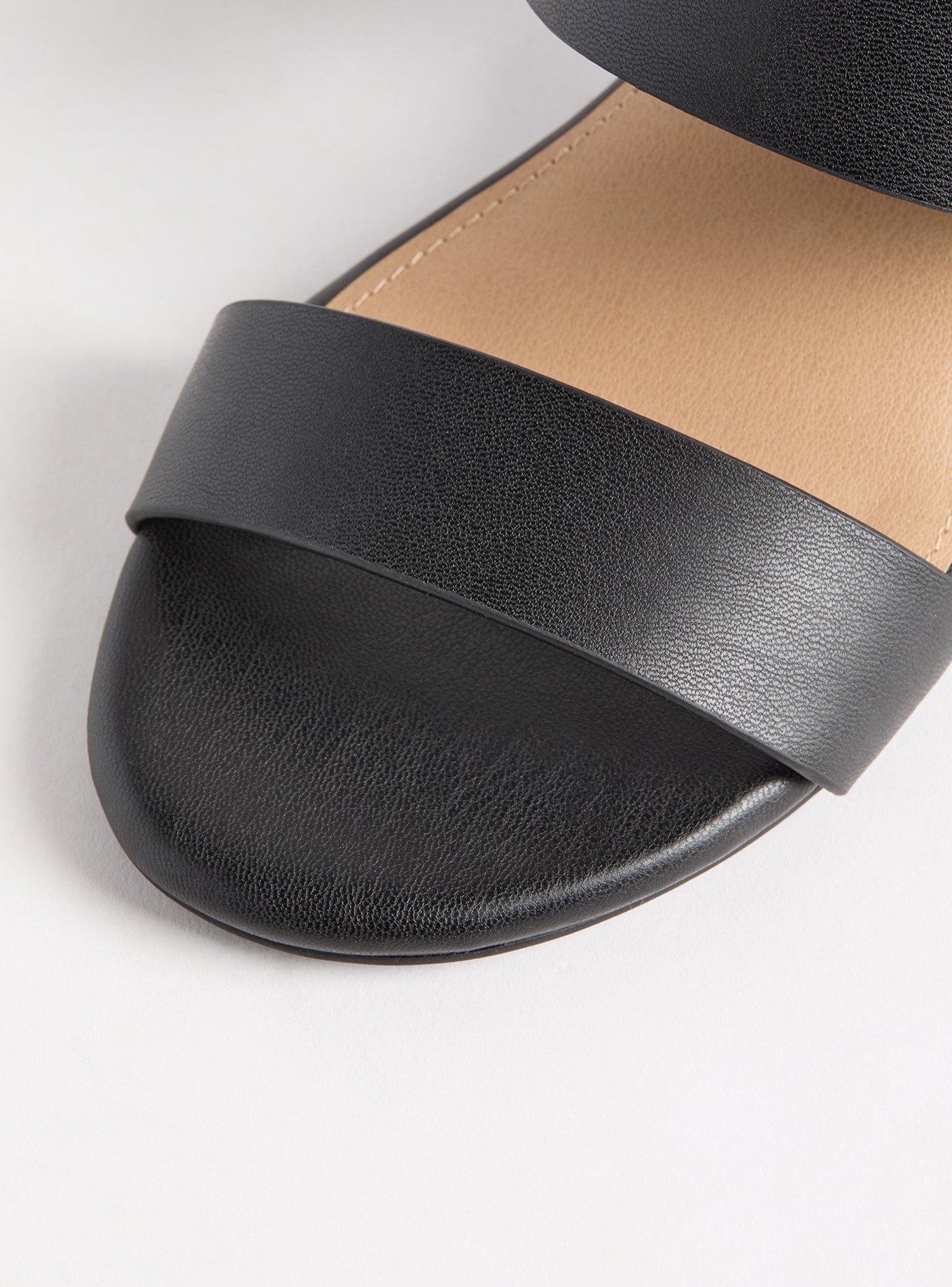 Dual Band Block Heel (WW)