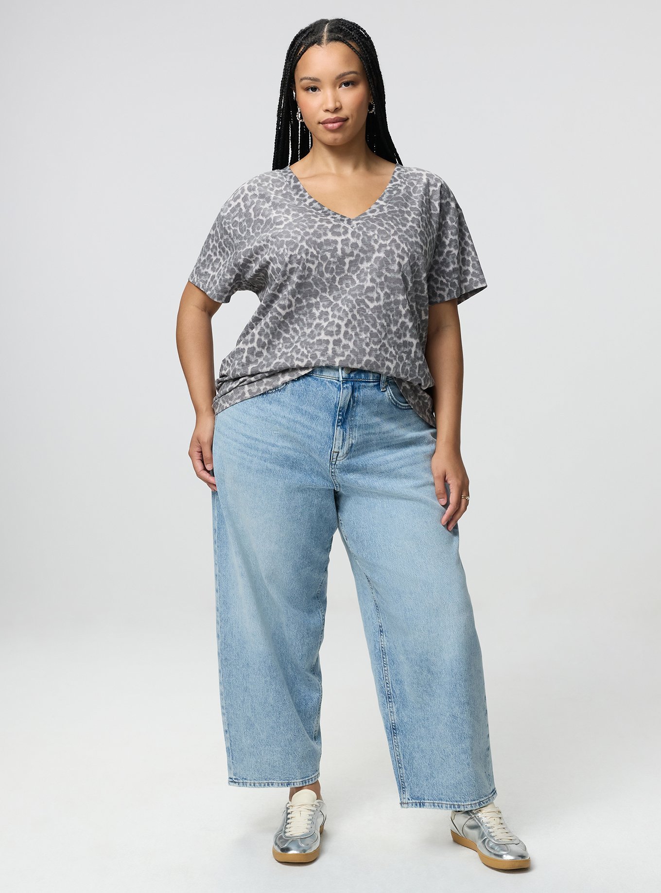 Heritage Slub V-Neck Relaxed Tee, ON THE PROWL LEOPARD LIGHT BROWN, alternate