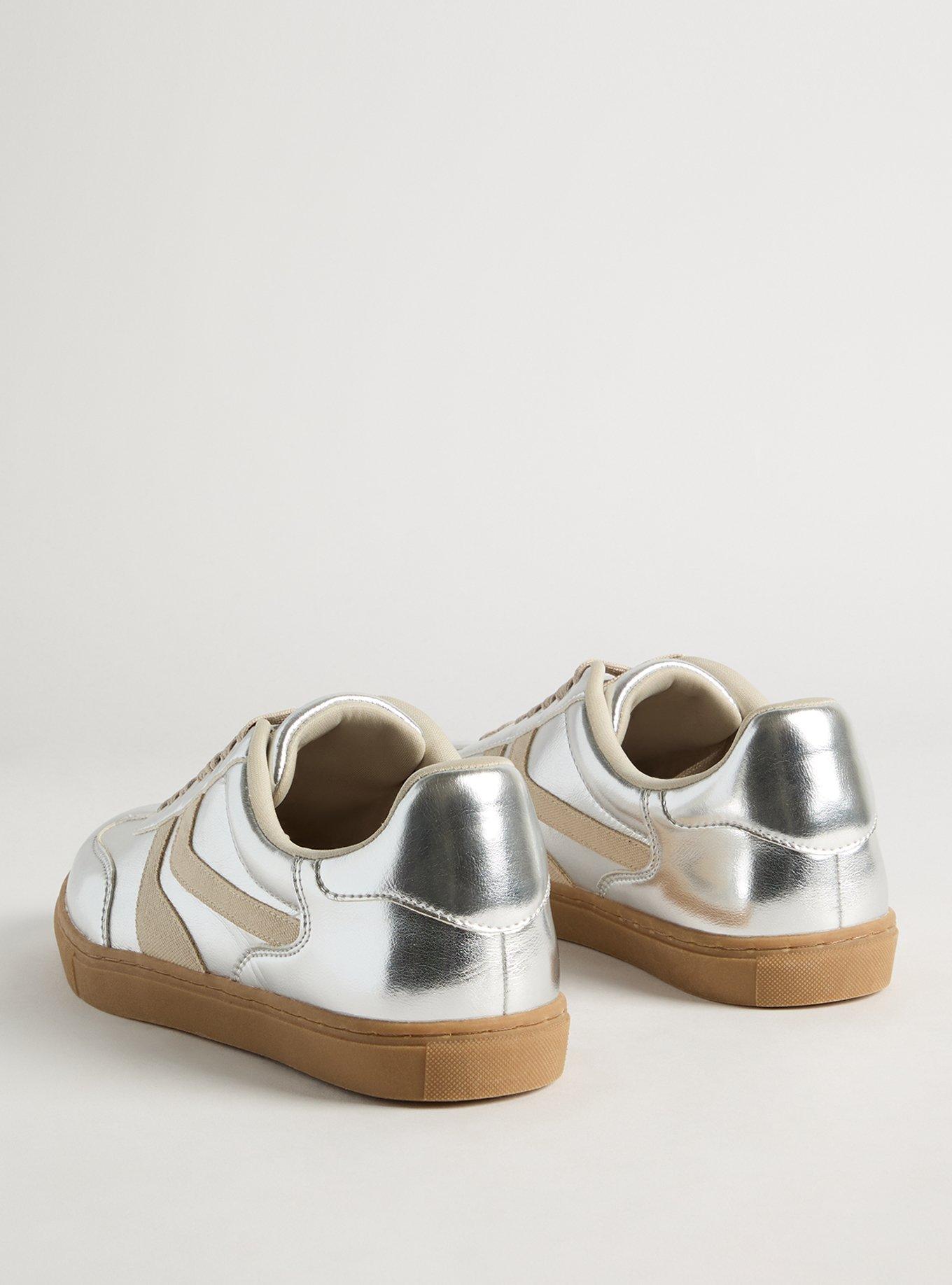 Quilted Lace-Up Sneaker (WW)