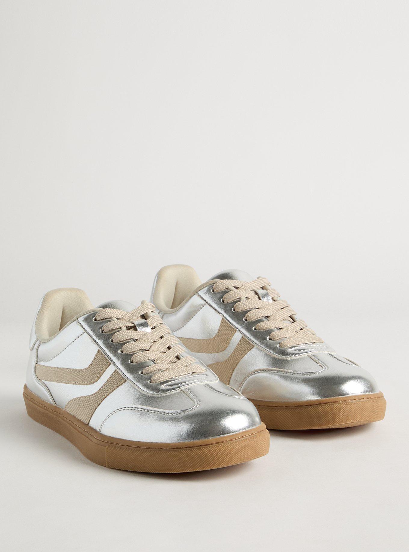 Quilted Lace-Up Sneaker (WW)