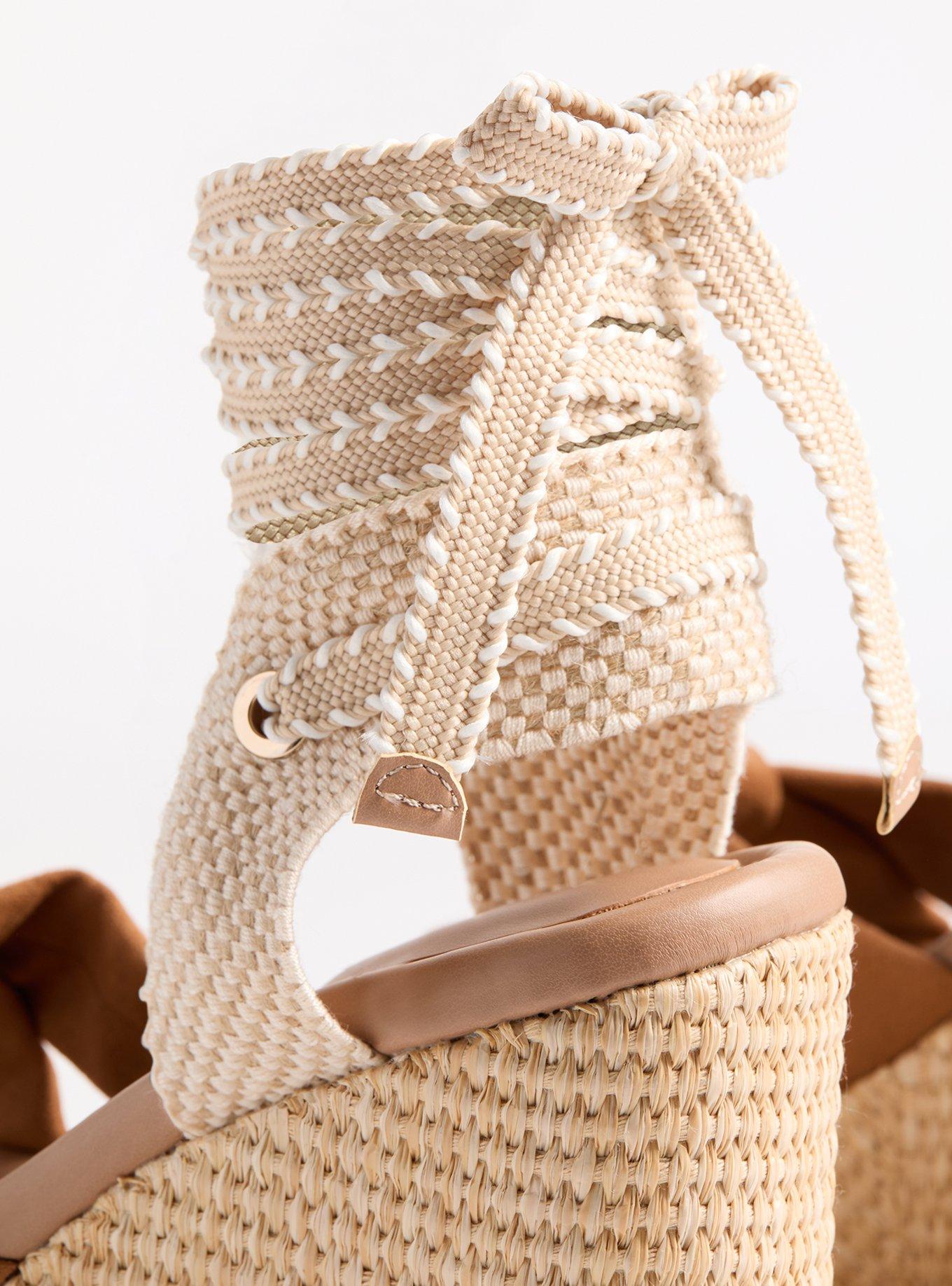 Knotted Wrap Wedge